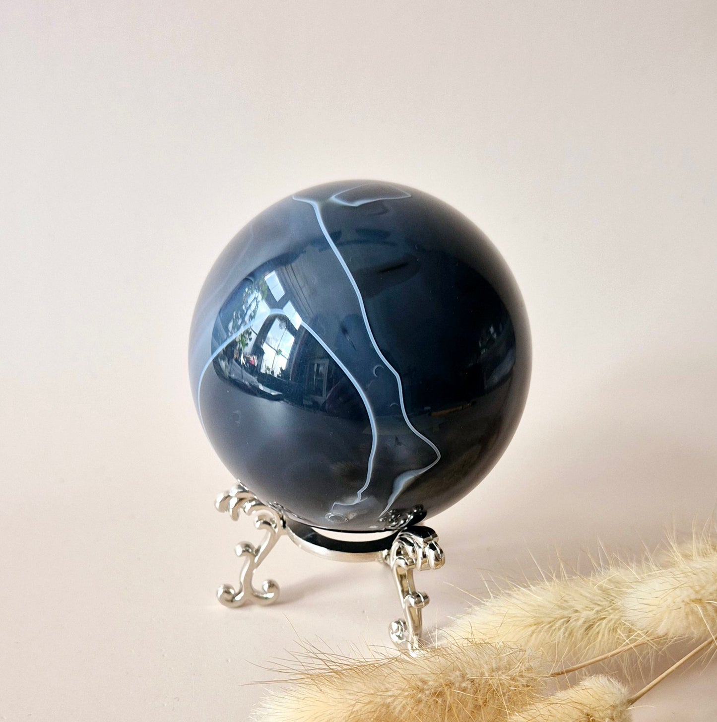 Edelsteen Black Agate Kristallen Bol met Druzy (±70 mm) – Willekeurig Gekozen | Bescherming, Aarding & Innerlijke Kracht