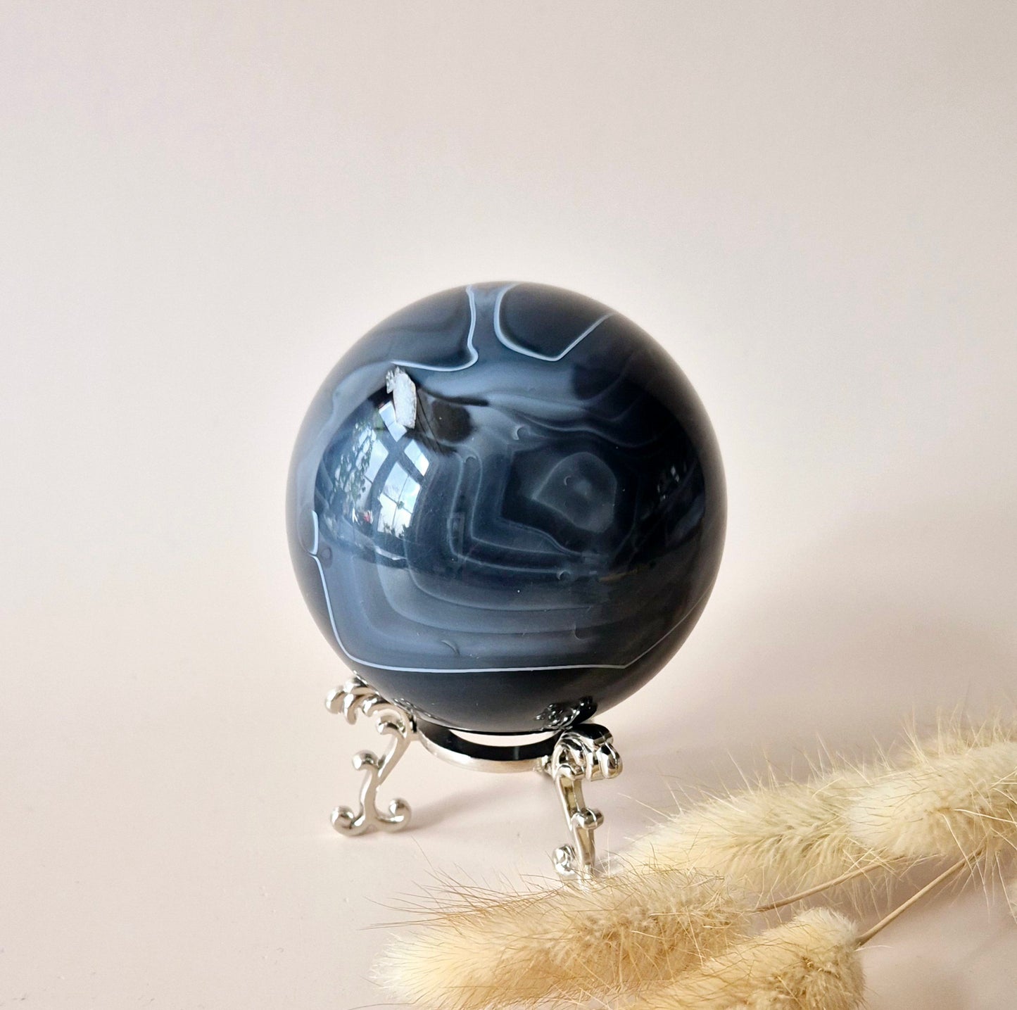 Edelsteen Black Agate Kristallen Bol met Druzy (±70 mm) – Willekeurig Gekozen | Bescherming, Aarding & Innerlijke Kracht