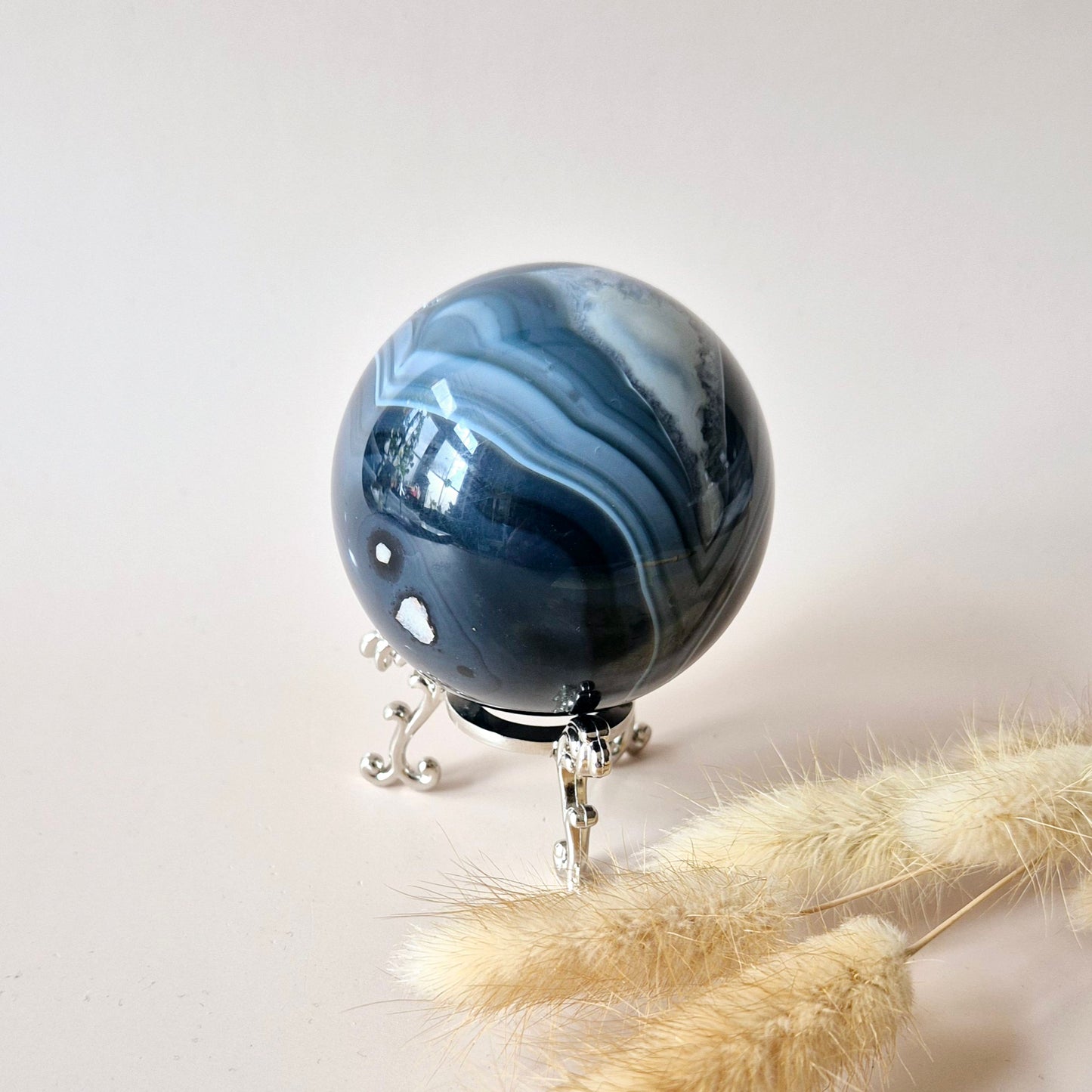 Edelsteen Black Agate Kristallen Bol met Druzy (±70 mm) – Willekeurig Gekozen | Bescherming, Aarding & Innerlijke Kracht