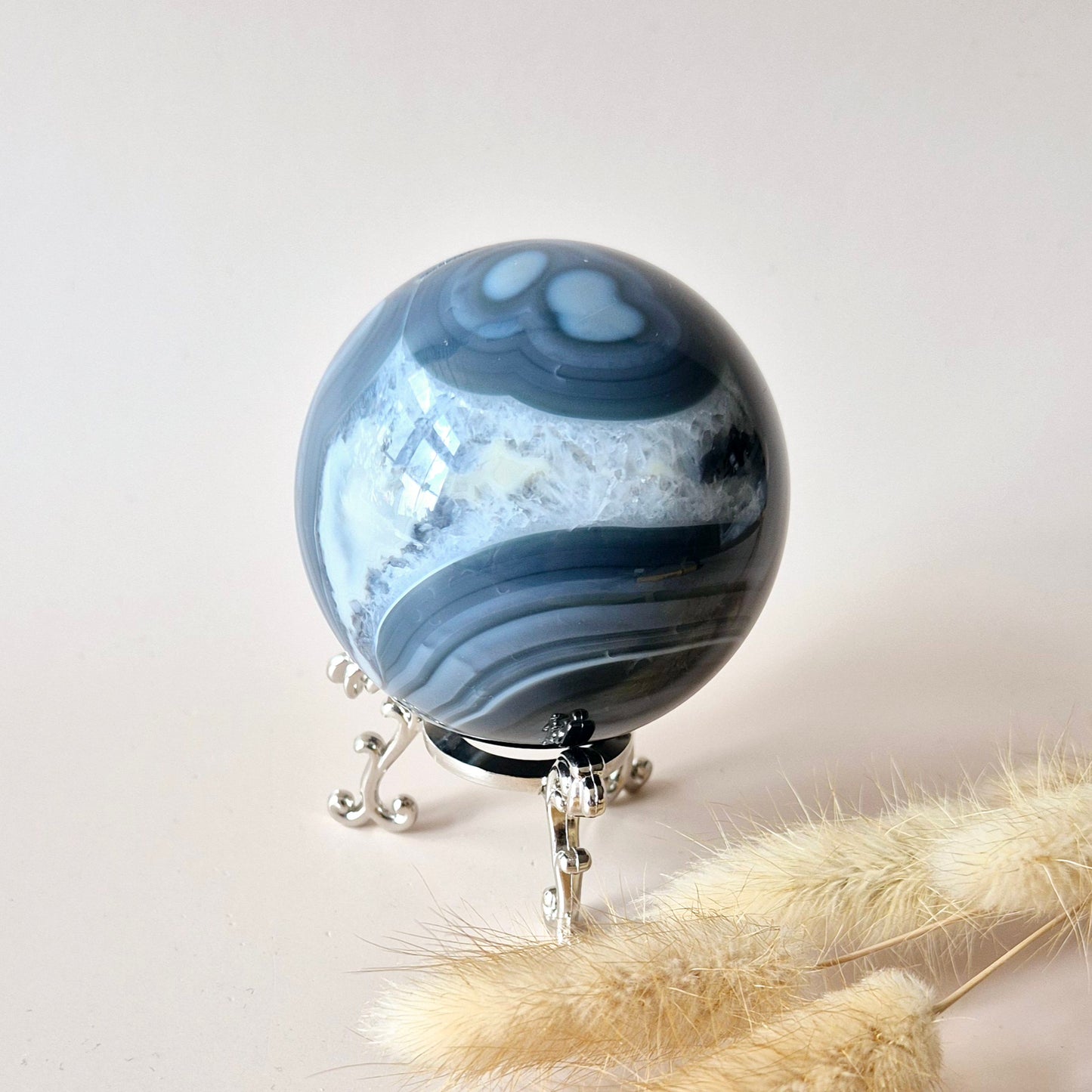 Edelsteen Black Agate Kristallen Bol met Druzy (±70 mm) – Willekeurig Gekozen | Bescherming, Aarding & Innerlijke Kracht