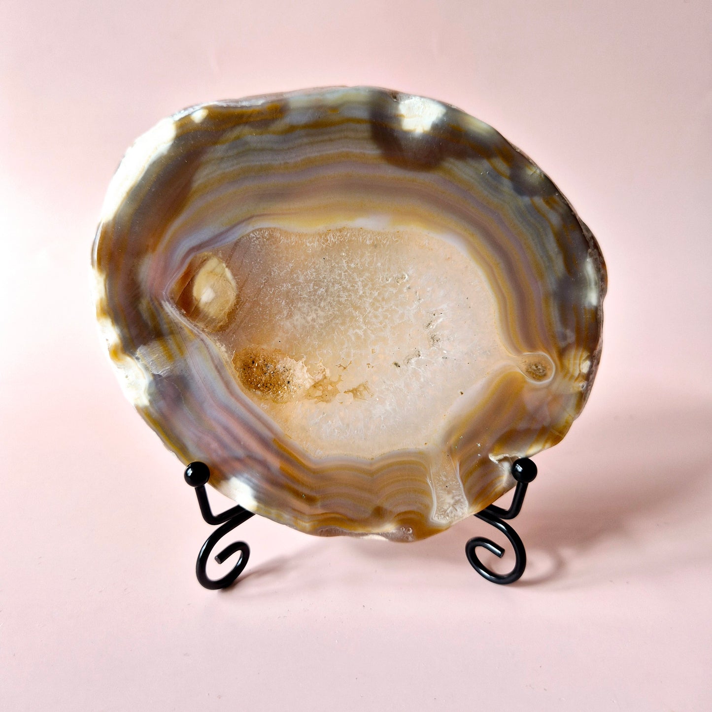 Edelsteen (Druzy) Agaat Schijf op Standaard (11–14 cm) – #13 Aarding, Balans & Natuurlijke Schoonheid