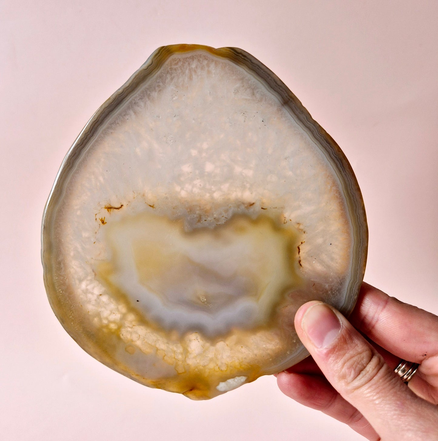 Edelsteen (Druzy) Agaat Schijf op Standaard (11–14 cm) – #14 Aarding, Balans & Natuurlijke Schoonheid