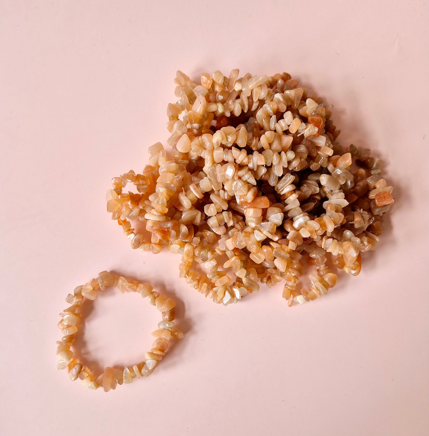 Sunstone Edelsteen Chips Armband – Vreugde, Zelfexpressie & Levensenergie