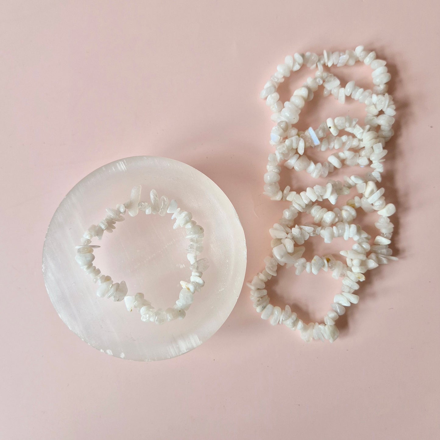 Edelsteen Witte Maansteen Chips Armband – Intuïtie, Vrouwelijke Energie & Nieuwe Start