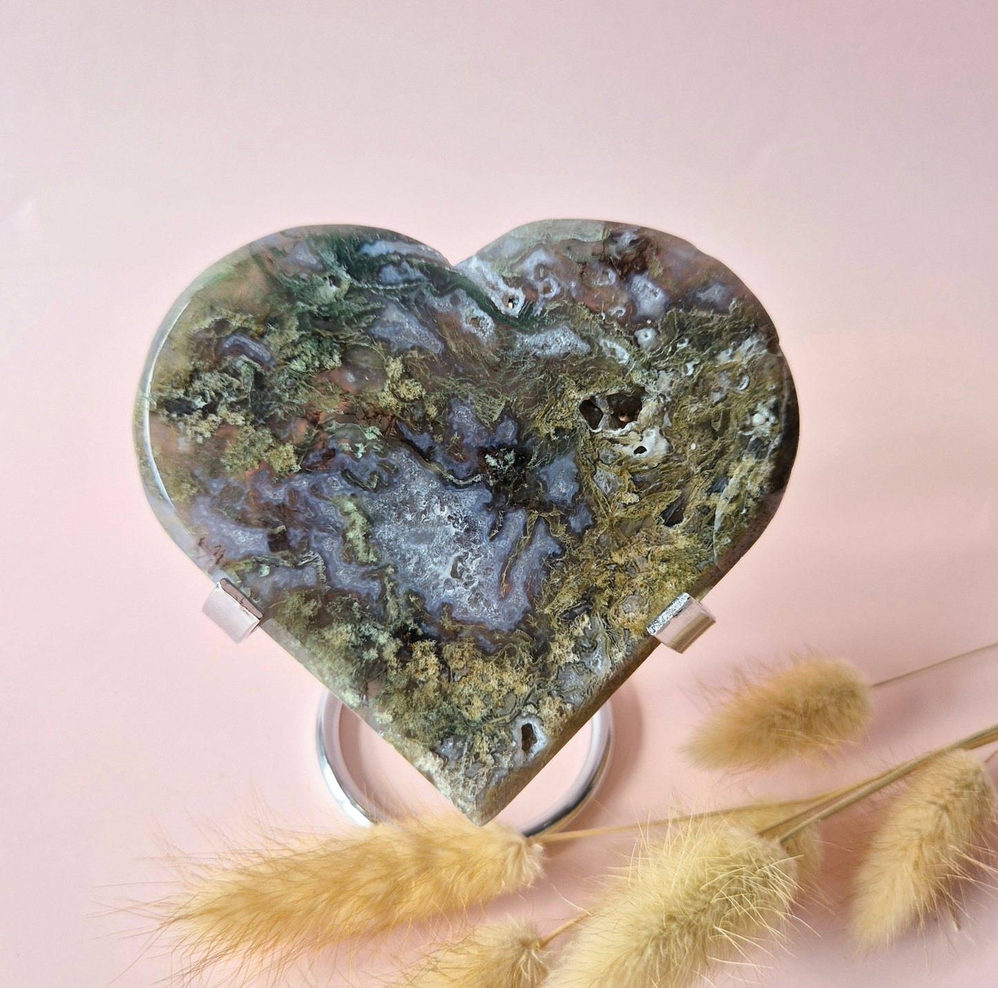 Edelstein Großes Druzy-Moosachat-Herz auf Metallständer – Nr. 63, 241 Gramm