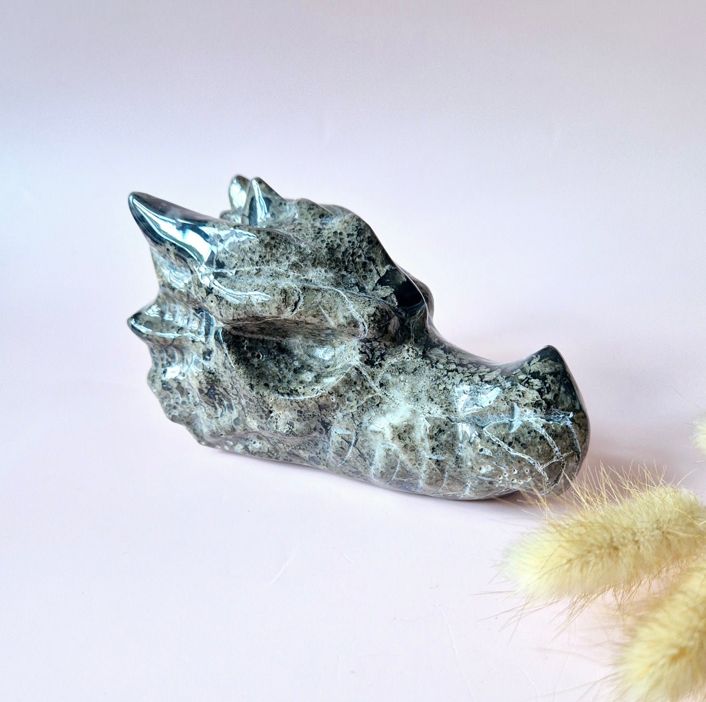 XL Edelstein Druzy UV-reaktiver Vulkanachat Drachenschädel – 632 g | Mystische Energie & spiritueller Schutz (Kopie)