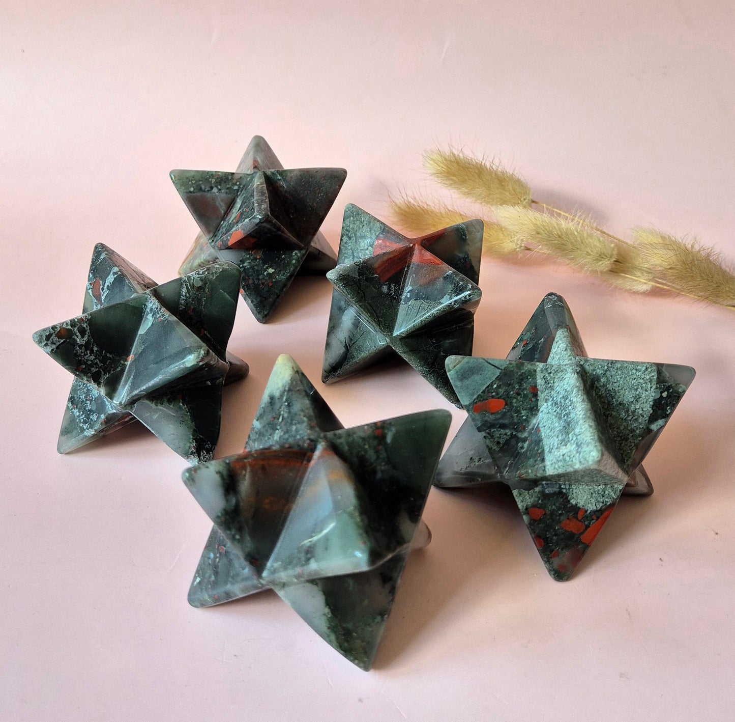 Kristallen Edelsteen XXL African Bloodstone Merkaba – 7 cm – Kracht & Bescherming