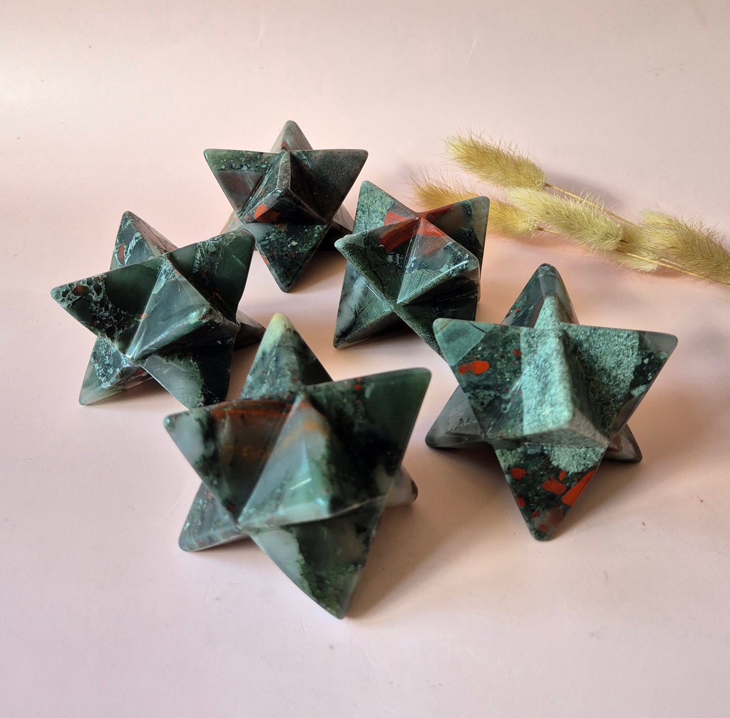 Kristallen Edelsteen XXL African Bloodstone Merkaba – 7 cm – Kracht & Bescherming