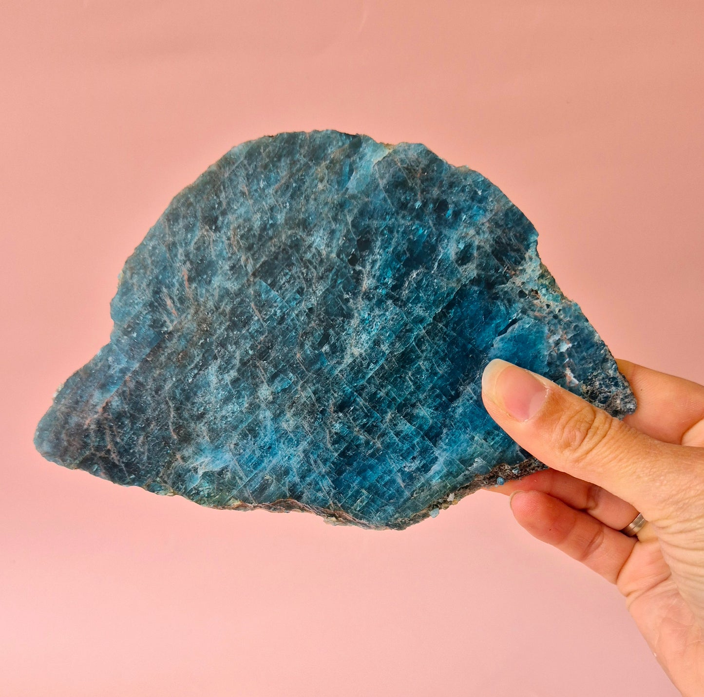 XXL Edelsteen Blue Apatiet Schijf op Standaard #4 331gram – Inspiratie, Helderheid & Innerlijke Kracht