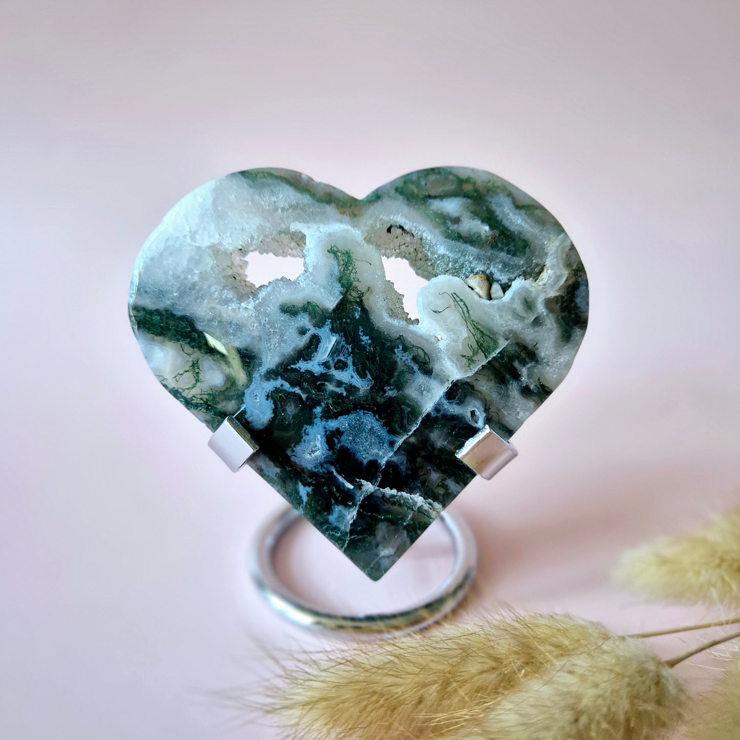 Edelsteen Druzy Mosagaat Hart op Metalen Standaard – #86 150gram