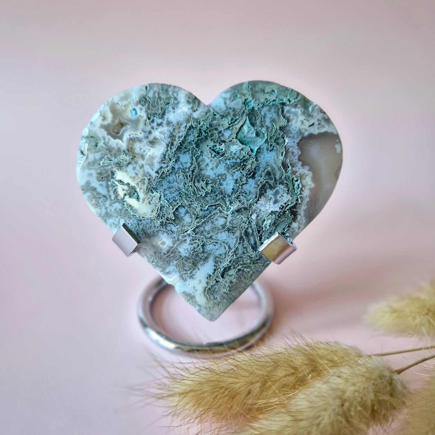 Edelsteen Druzy Mosagaat Hart op Metalen Standaard – #87 161gram