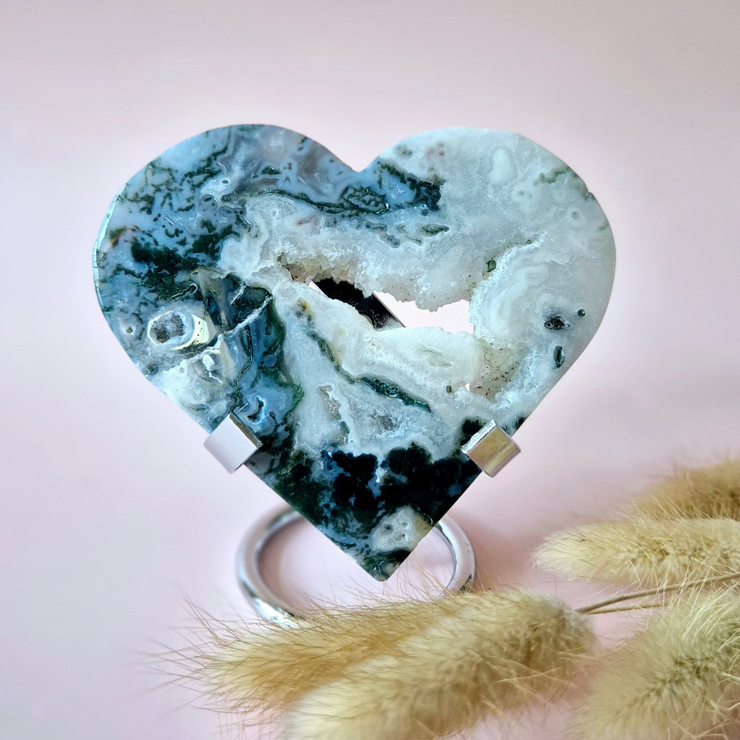 Edelstein Druzy Moosachat Herz auf Metallständer – Nr. 91 186 Gramm