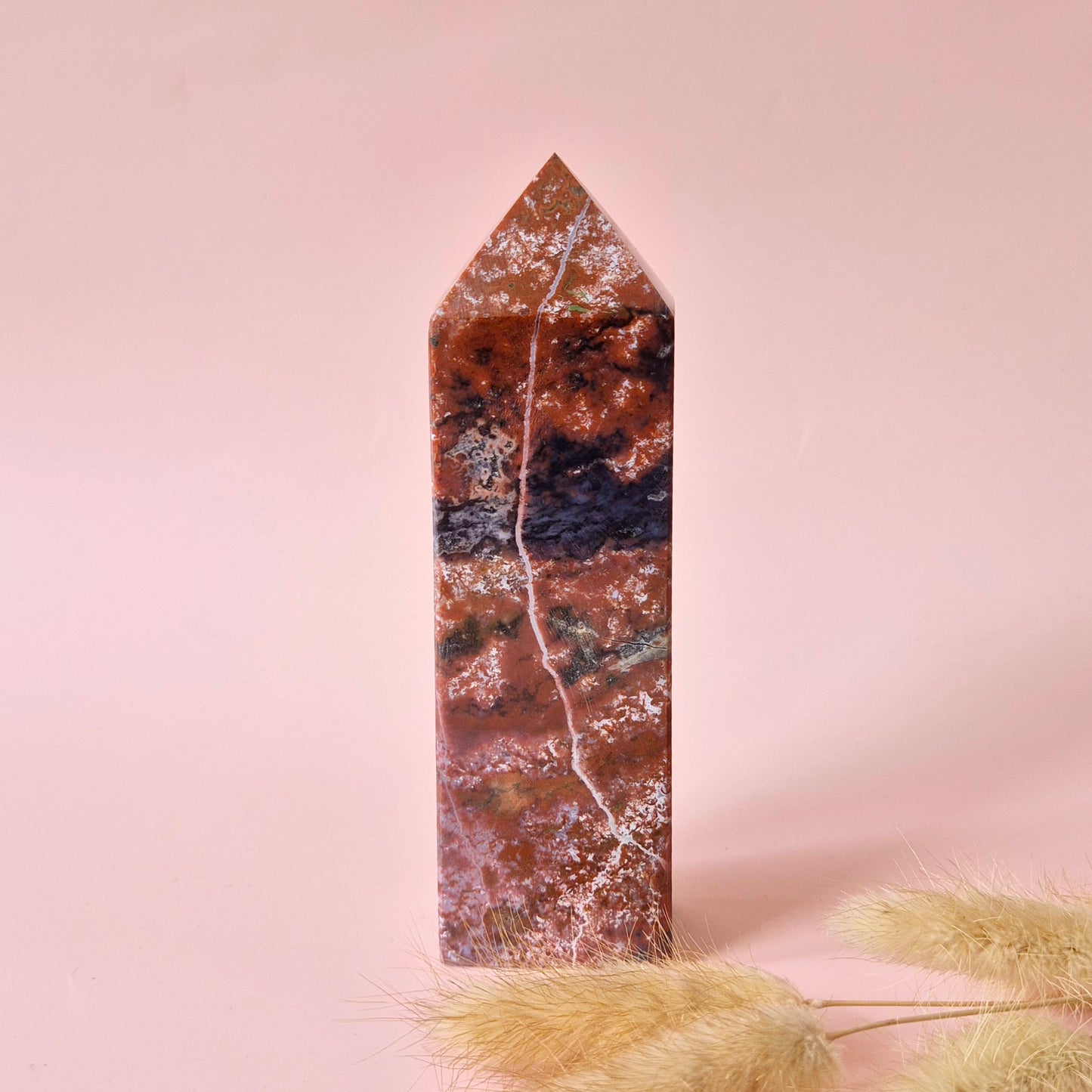 Edelsteen Ocean Jasper toren #4 – Roze, rood & paars gestippeld | Uniek stuk