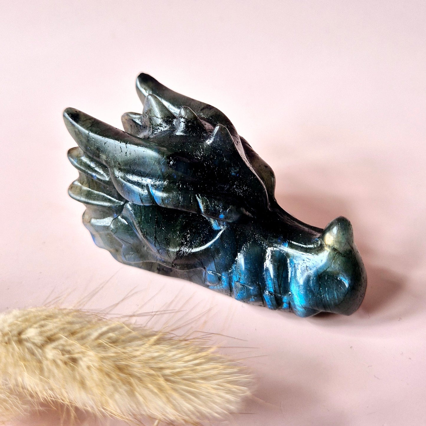 XL UV Reactive Agate Dragon Skull (13 x 6 x 7.5 cm | 537 g) – #2 Mystical Protection & Transformation