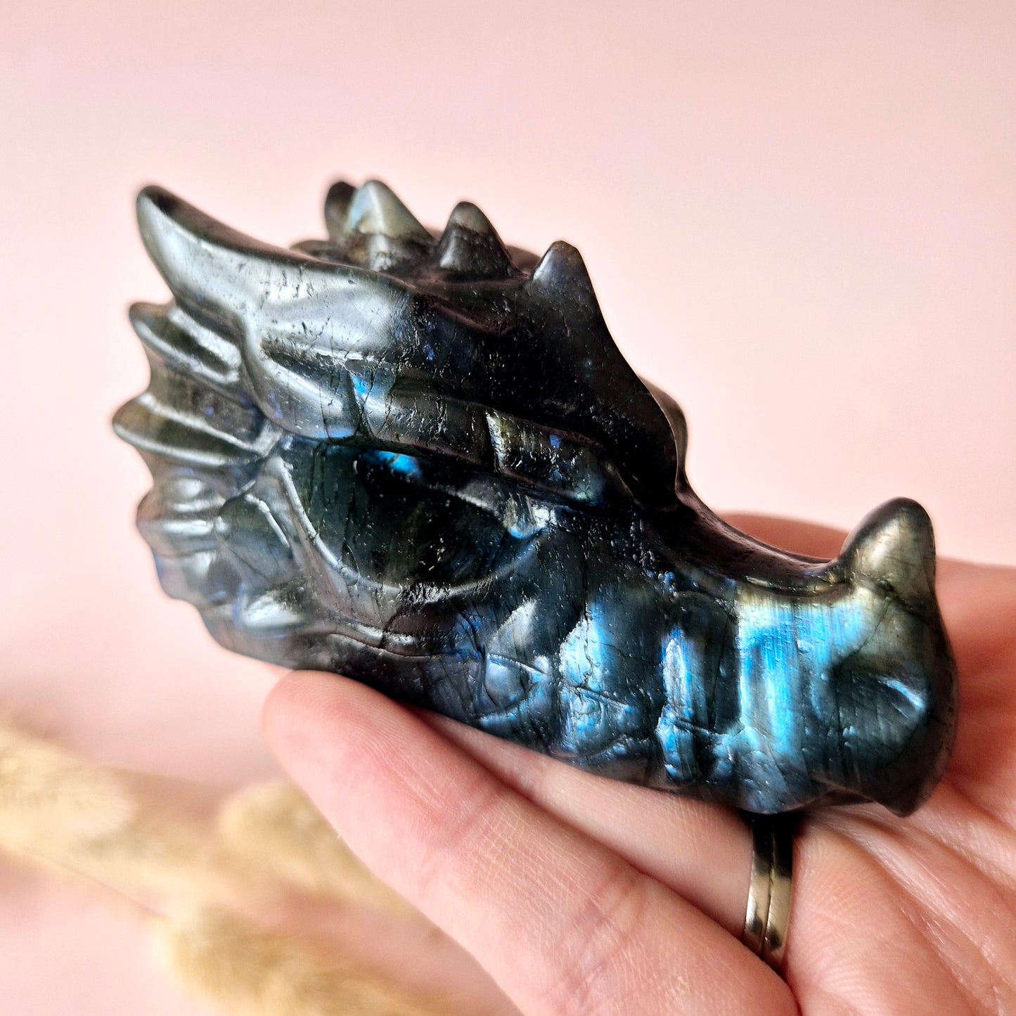 XL UV Reactive Agate Dragon Skull (13 x 6 x 7.5 cm | 537 g) – #2 Mystical Protection & Transformation
