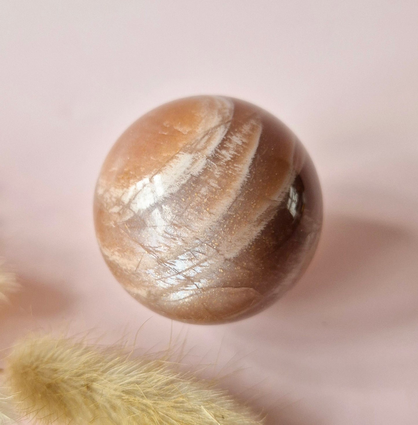 Kristall-Edelstein, goldene Sonnensteinkugel mit blauem und goldenem Blitz | 45–63 mm Kugel