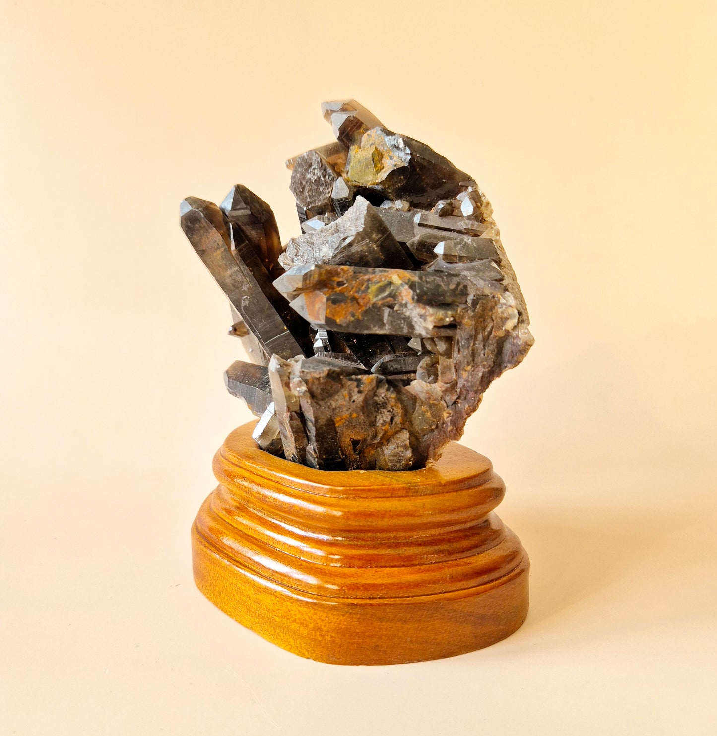 XL Ruwe Smoky Quartz Edelsteen Cluster op Houten Standaard – #24 400gram
