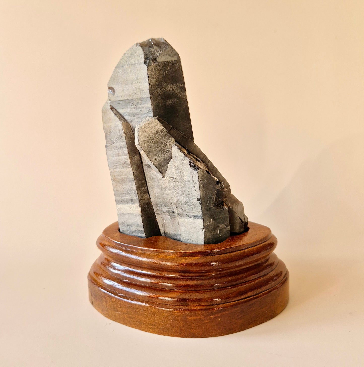 XL Ruwe Smoky Quartz Edelsteen Cluster op Houten Standaard – #25 351gram