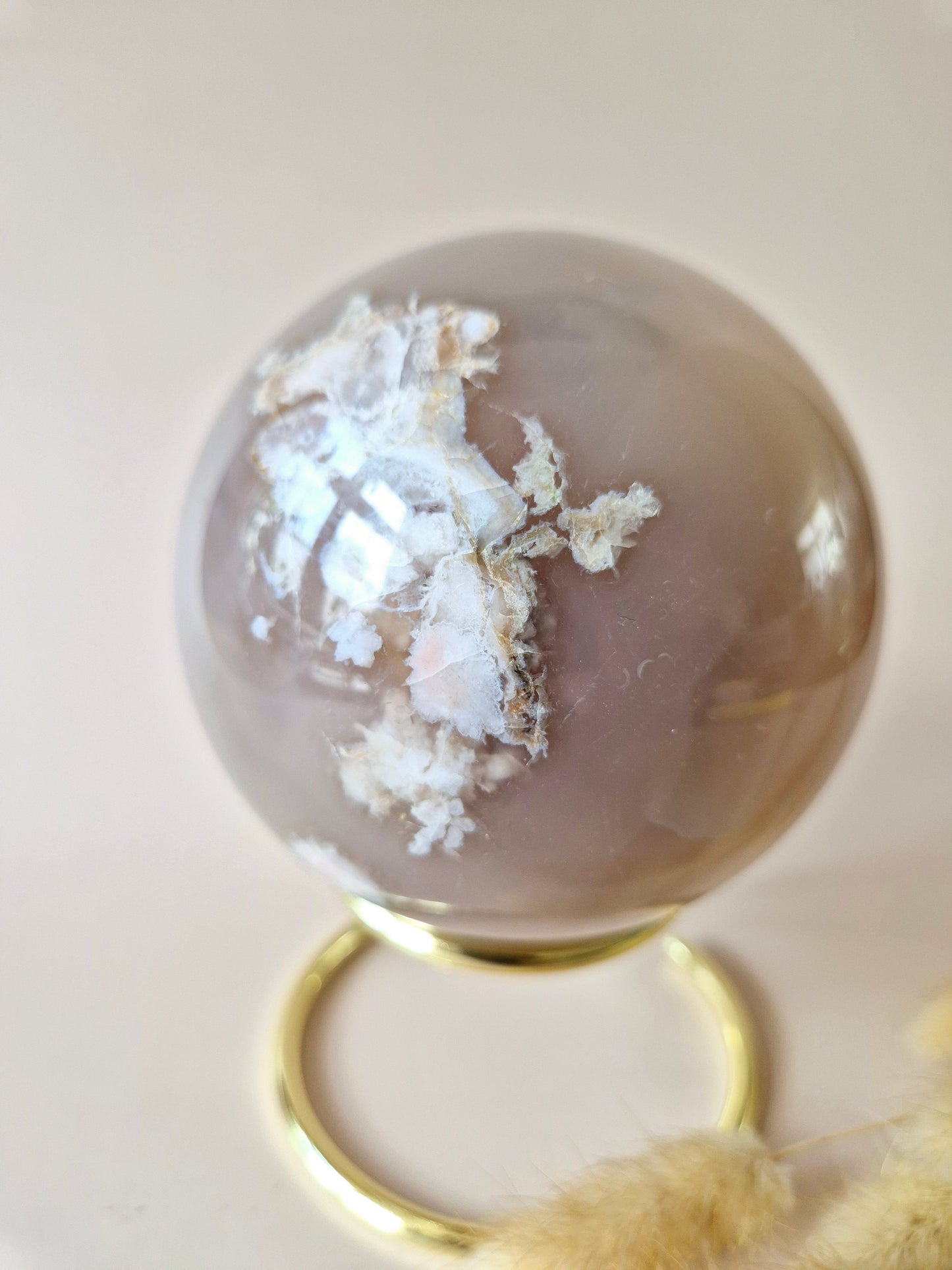 Kristall-Edelstein, Druzy-Rosa-Amethyst-Kugel auf Ständer (100 mm, 1180 Gramm)
