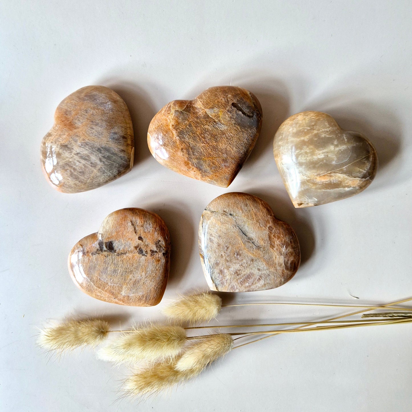 Peach Maansteen Hart – 6 tot 8 cm | Liefde, rust en vrouwelijke kracht