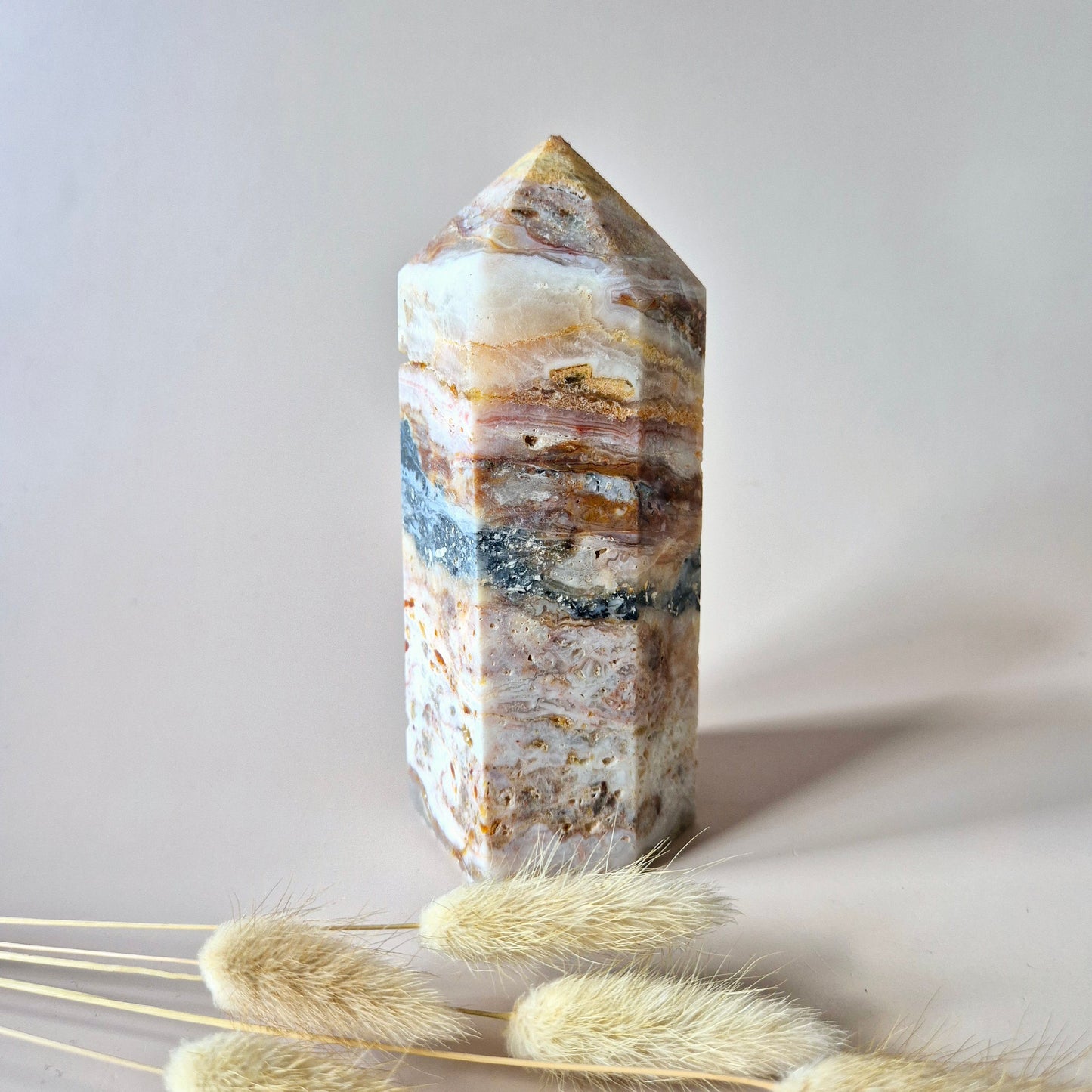Edelsteen Crazy Agate Toren XXL – 900gr – Aards, Beschermend & Spectaculair Getekend