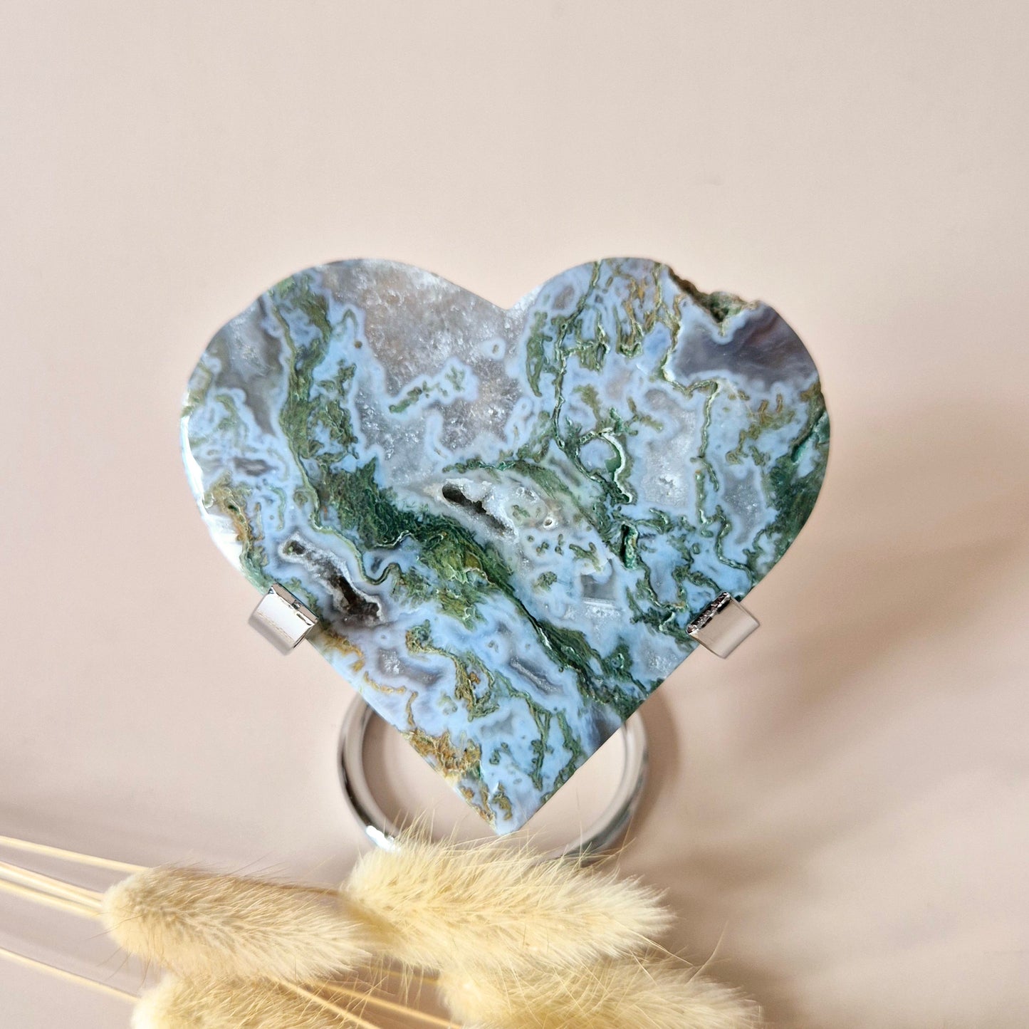 Edelsteen Druzy Mosagaat Hart op Metalen Standaard – #102 220gram
