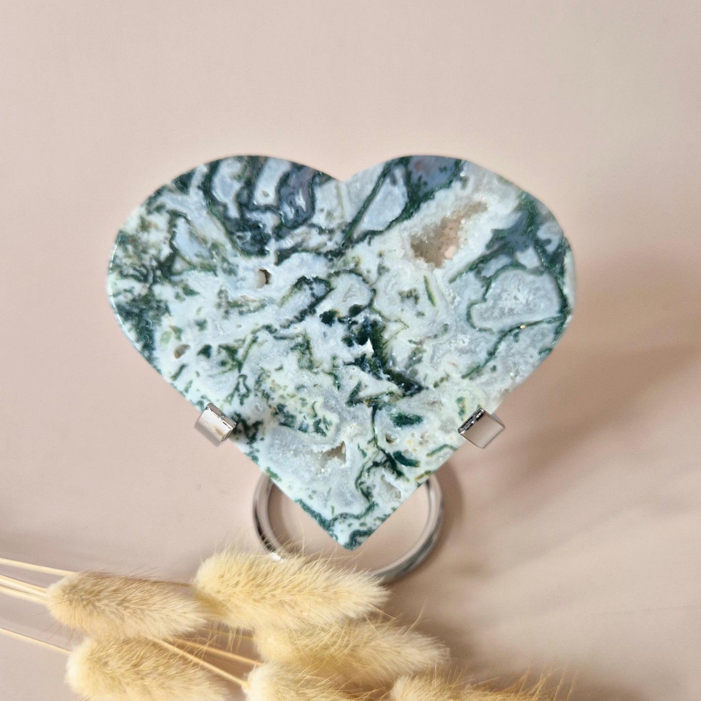 Edelsteen Druzy Mosagaat Hart op Metalen Standaard – #103 255gram