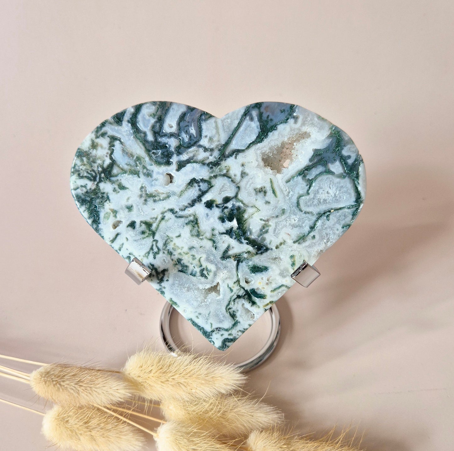 Edelsteen Druzy Mosagaat Hart op Metalen Standaard – #103 255gram