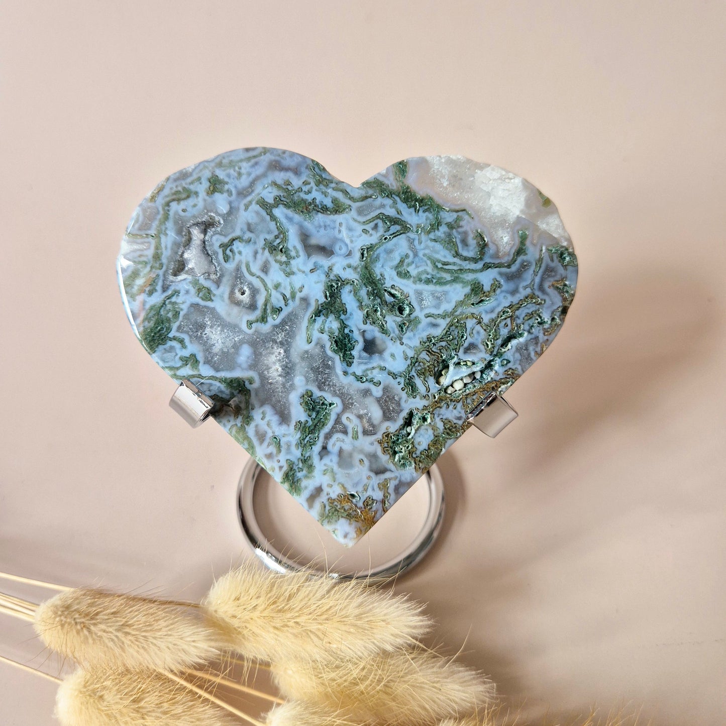 Edelsteen Druzy Mosagaat Hart op Metalen Standaard – #105 230gram