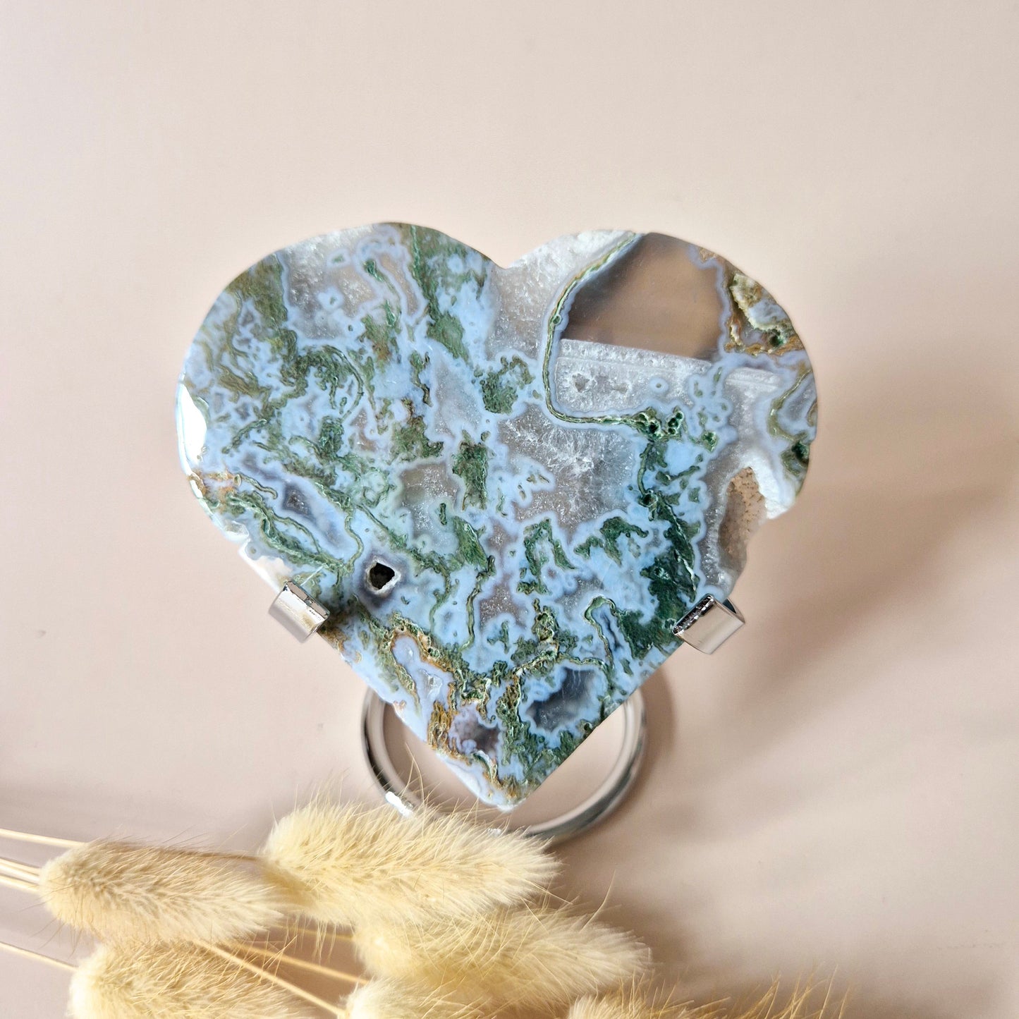 Edelsteen Druzy Mosagaat Hart op Metalen Standaard – #108 256gram