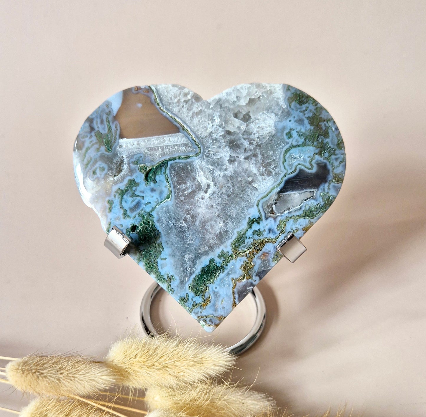 Edelsteen Druzy Mosagaat Hart op Metalen Standaard – #108 256gram