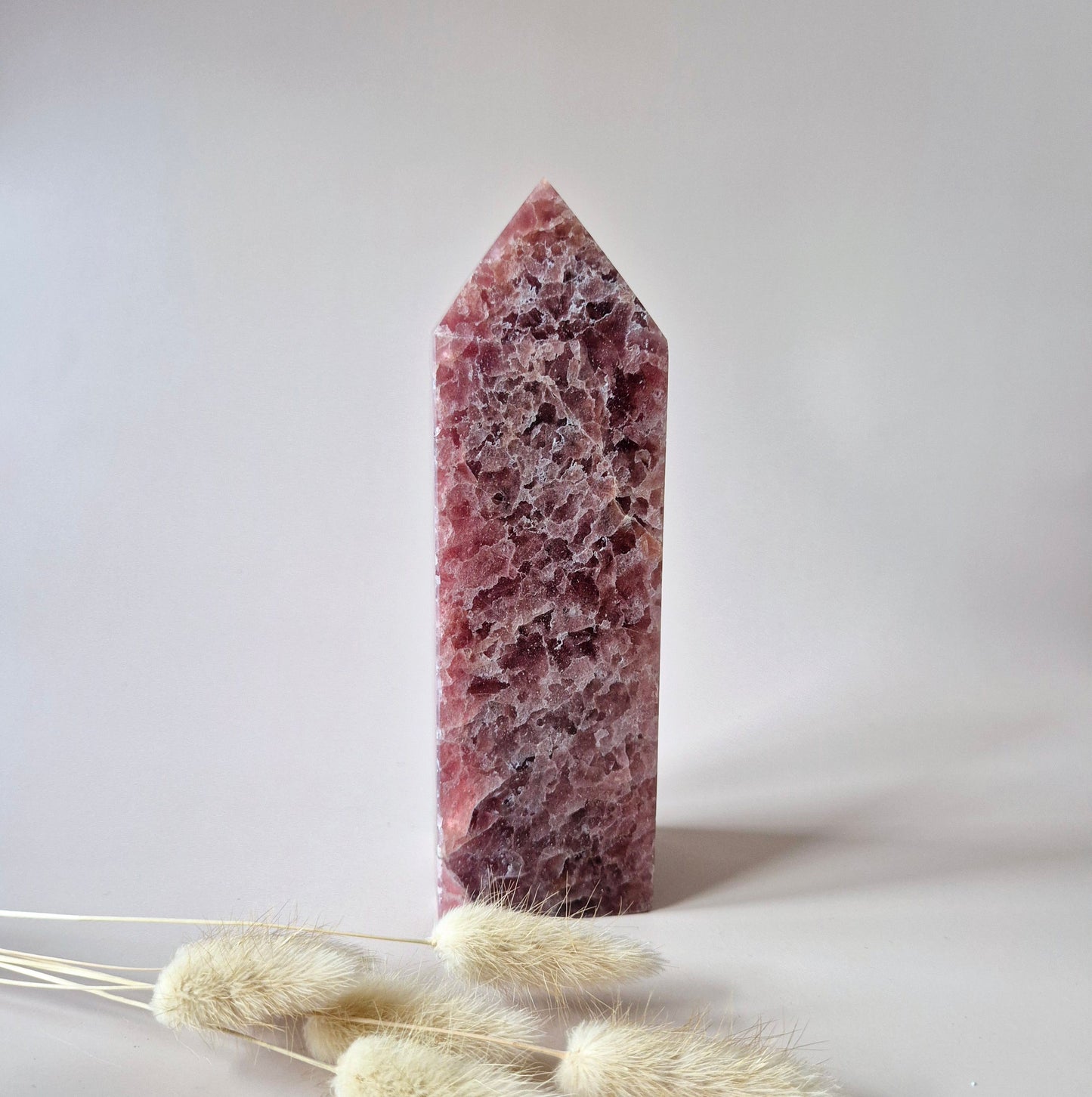 Edelsteen Obelisk Strawberry Quartz XXL Toren (1273g)