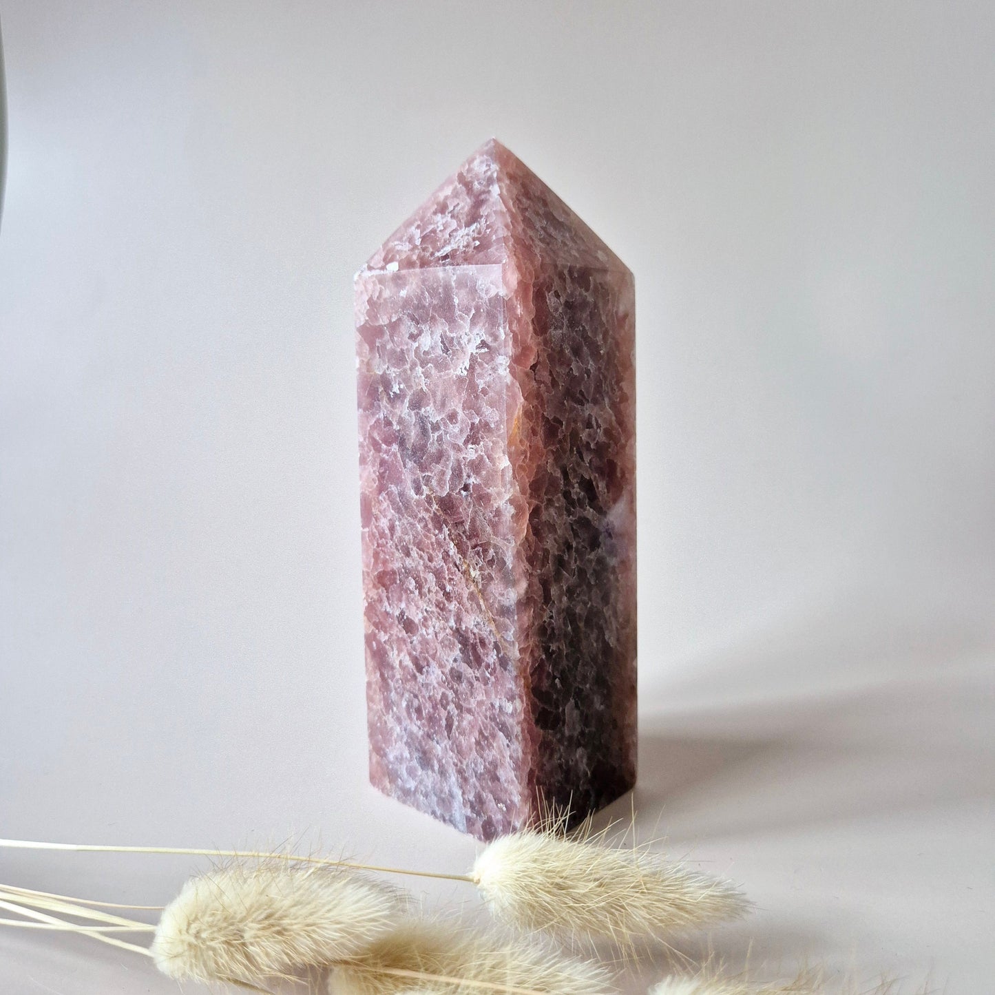 Edelsteen Obelisk Strawberry Quartz XXL Toren (1070g)