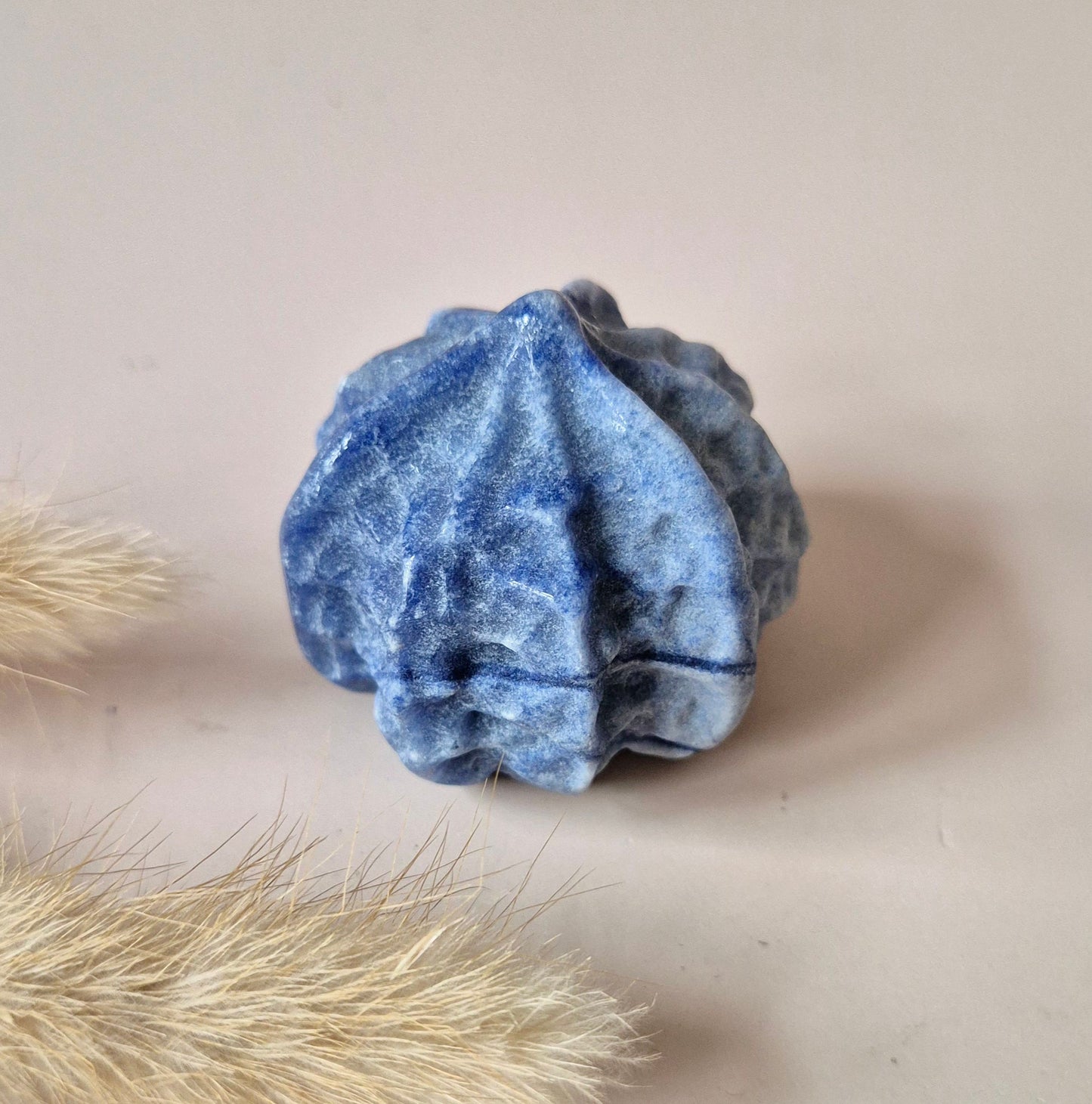 Wunderschöner Edelstein tropfenförmiger roter Moosachat Flamme – 85-120 g | Erdungsenergie & Kraft