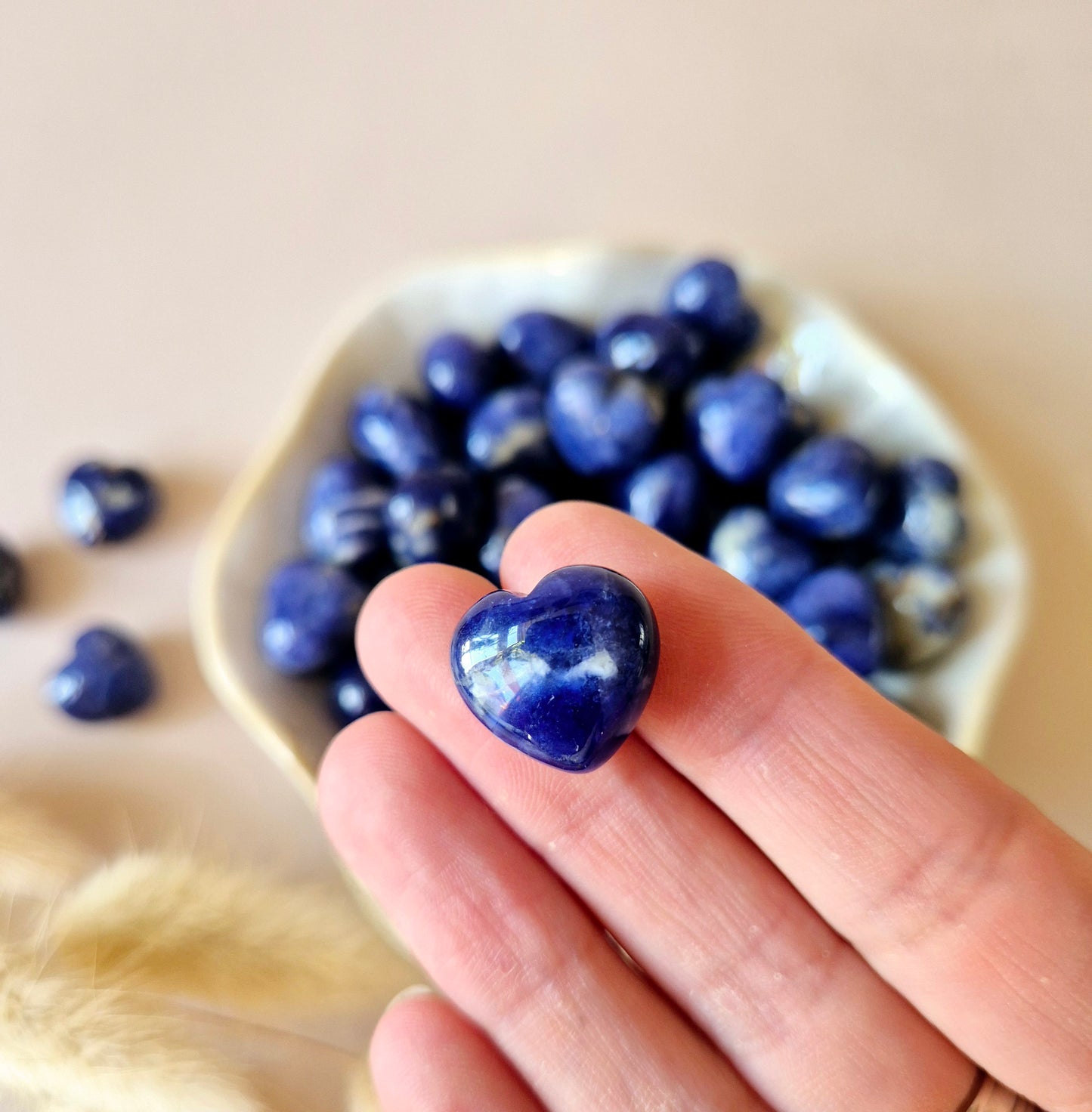 Mini Edelsteen Hartje Zaksteen – Sodaliet (1,5 cm) voor crystal confetti