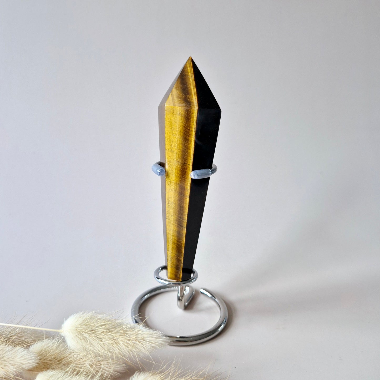 Edelsteen Tijgeroog Scepter op Standaard 15cm 150-200 gram