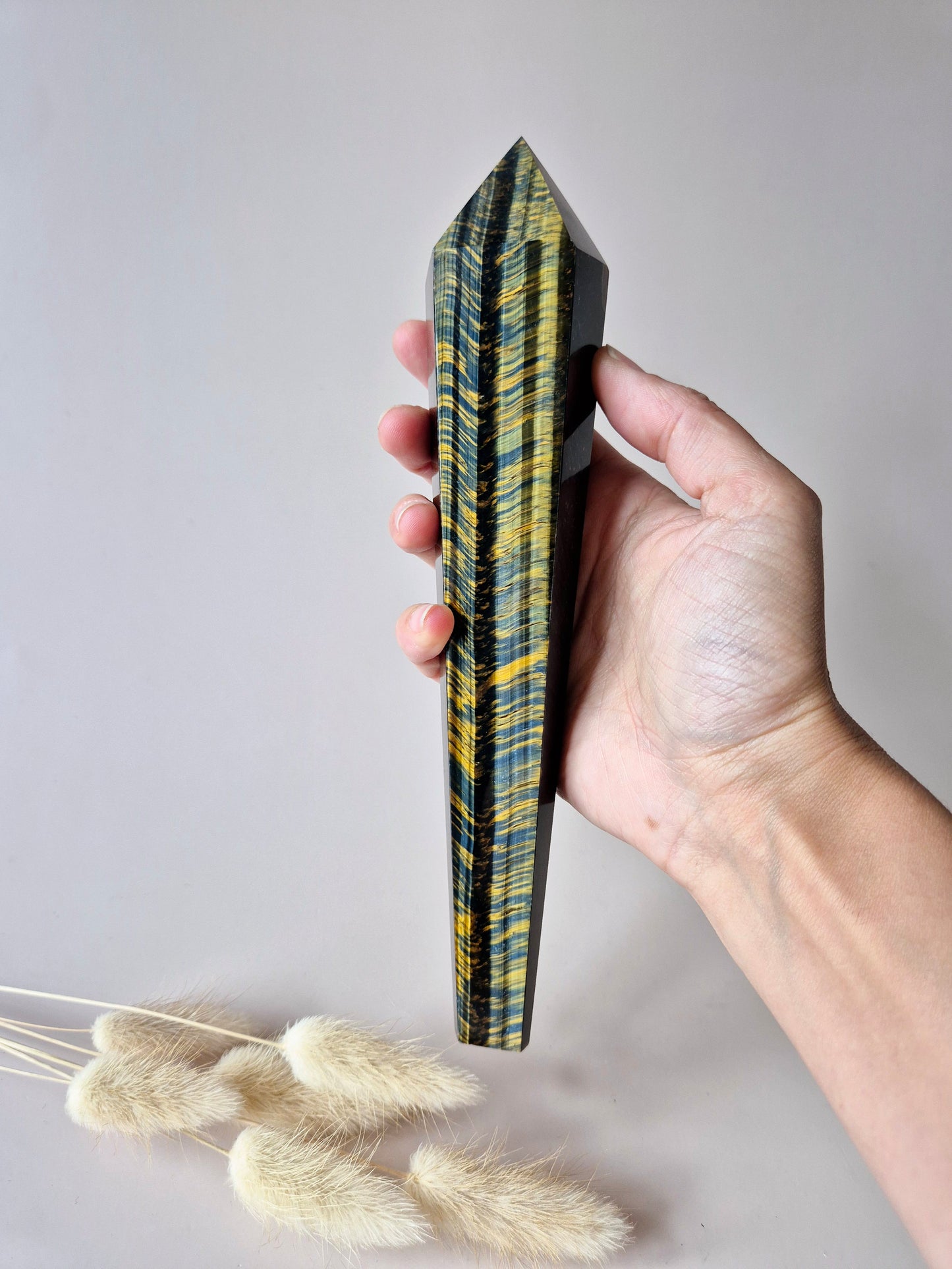 XL Edelsteen Blauwe Tijgeroog Scepter op Standaard – 22 cm 400gr Power & Protectie (Valkenoog)