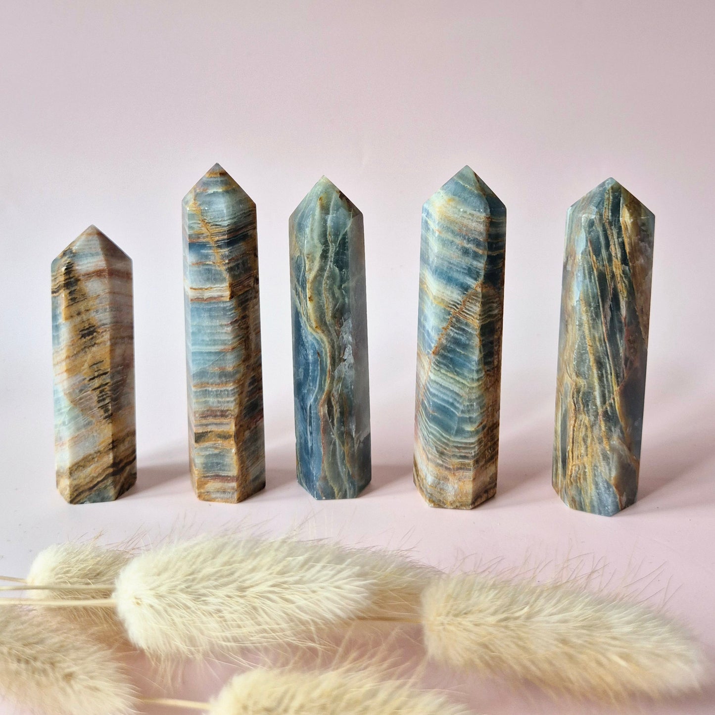 Edelsteen Blauwe Onyx Toren (7–9 cm) – Innerlijke kracht, kalmte & helderheid