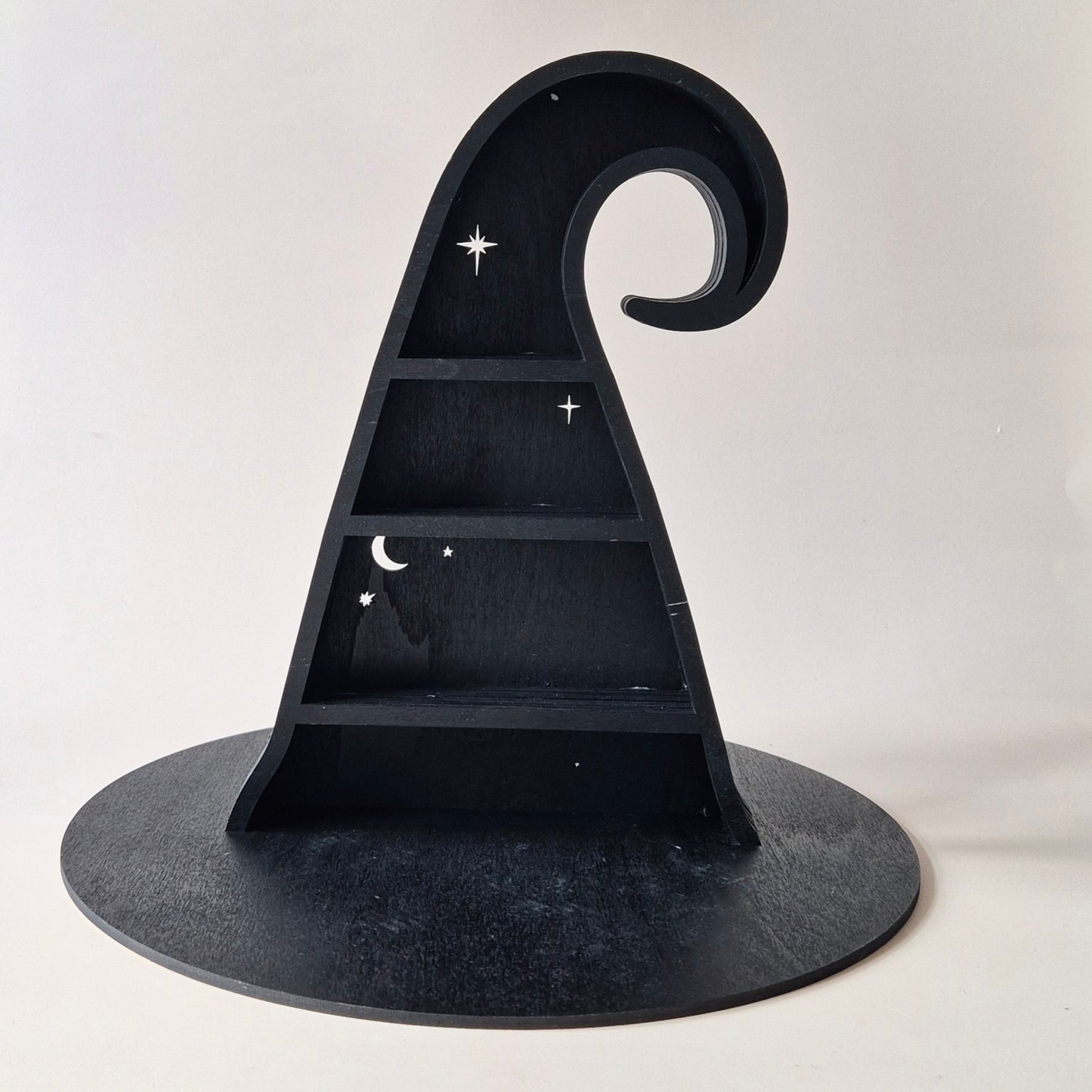 Houten Edelstenen Display – Heksenhoed in Halloween Stijl