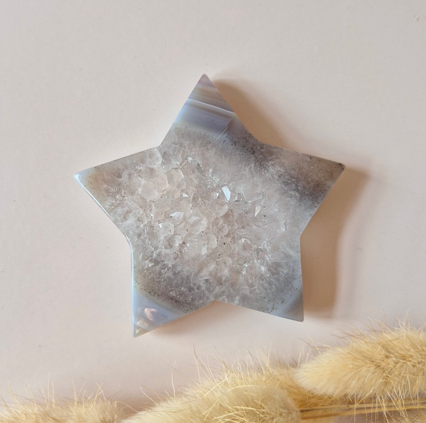 Edelsteen Druzy Grijze Agaat Ster 6-7cm| Kristallen Ster Carving vol Licht & Rust