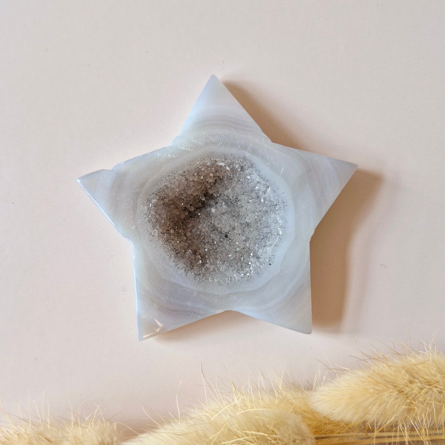 Edelsteen Druzy Grijze Agaat Ster 6-7cm| Kristallen Ster Carving vol Licht & Rust