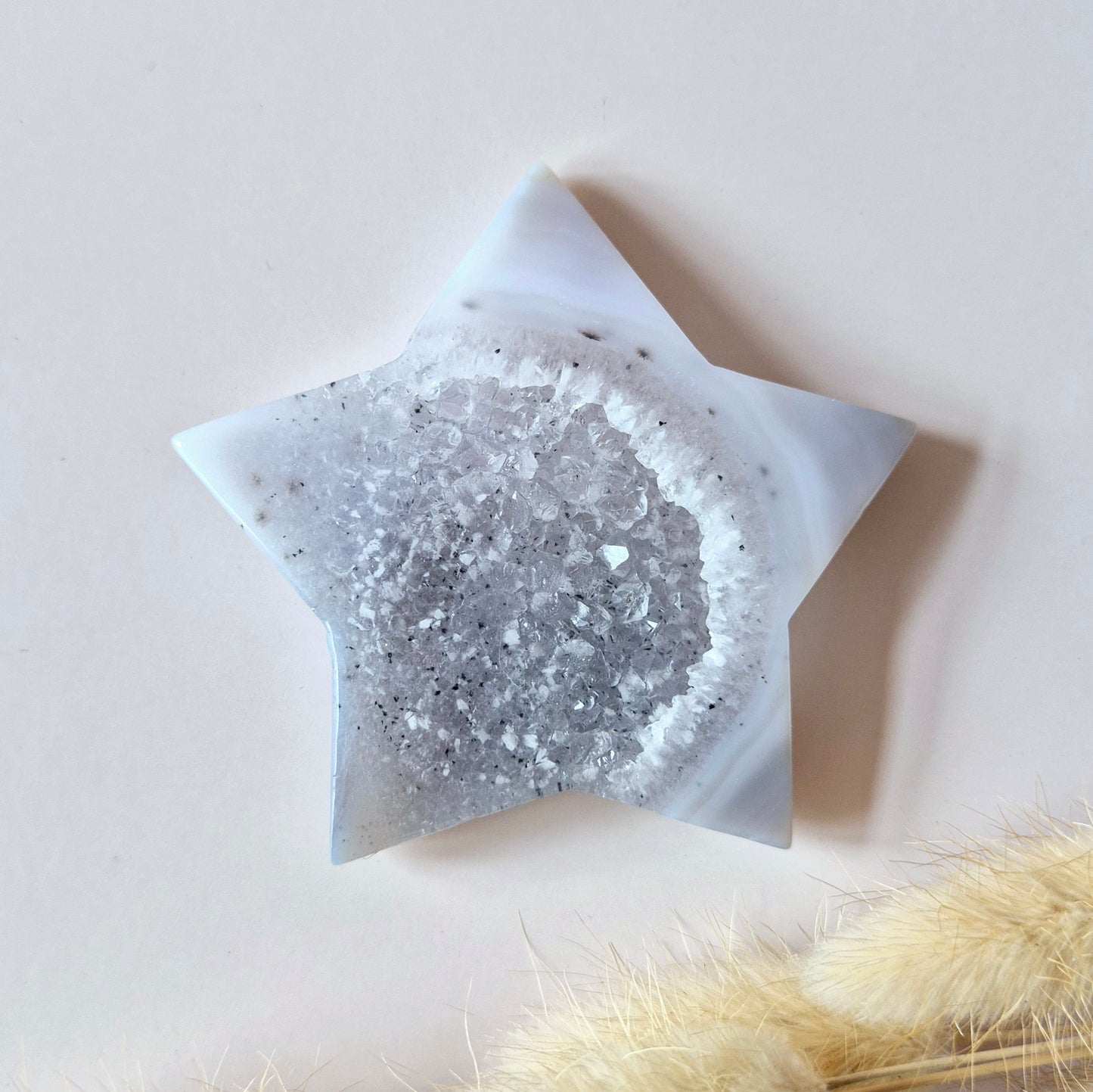 Edelsteen Druzy Grijze Agaat Ster 6-7cm| Kristallen Ster Carving vol Licht & Rust