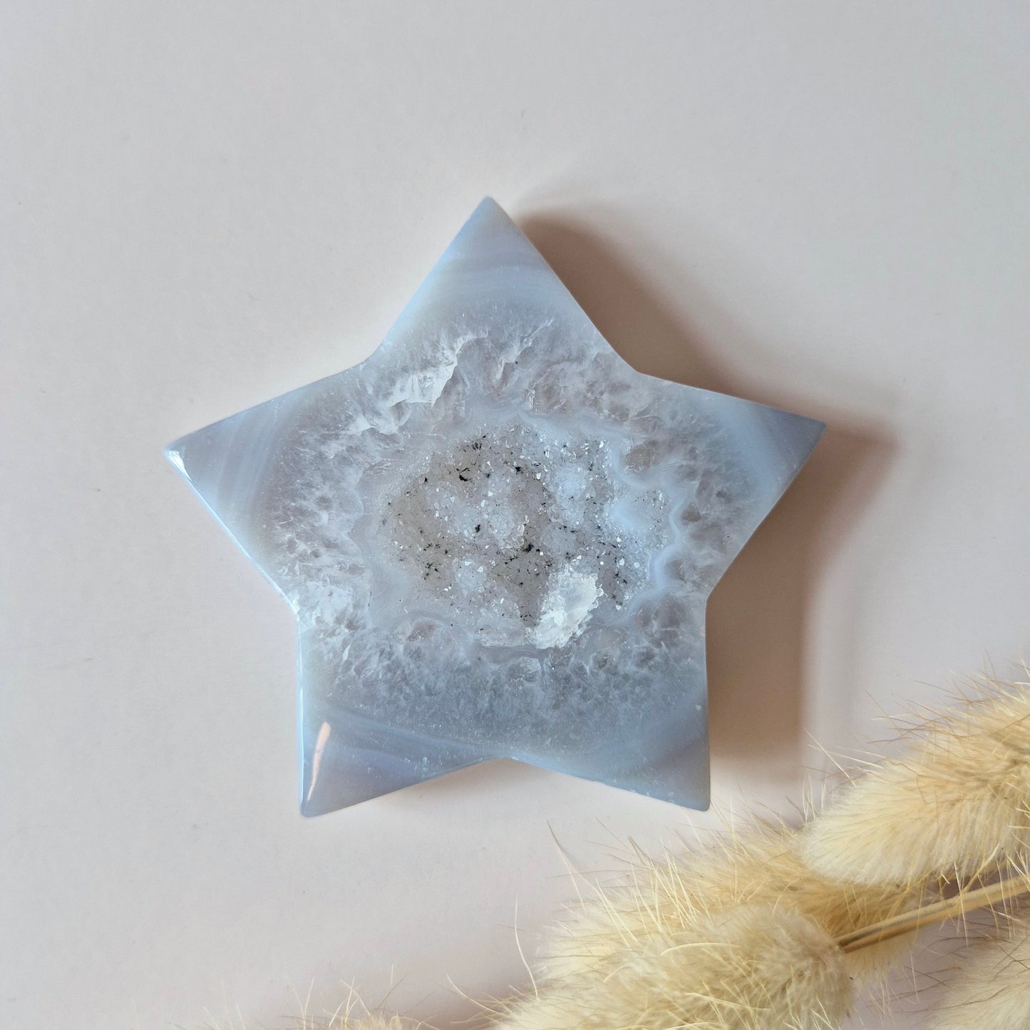 Edelsteen Druzy Grijze Agaat Ster 6-7cm| Kristallen Ster Carving vol Licht & Rust