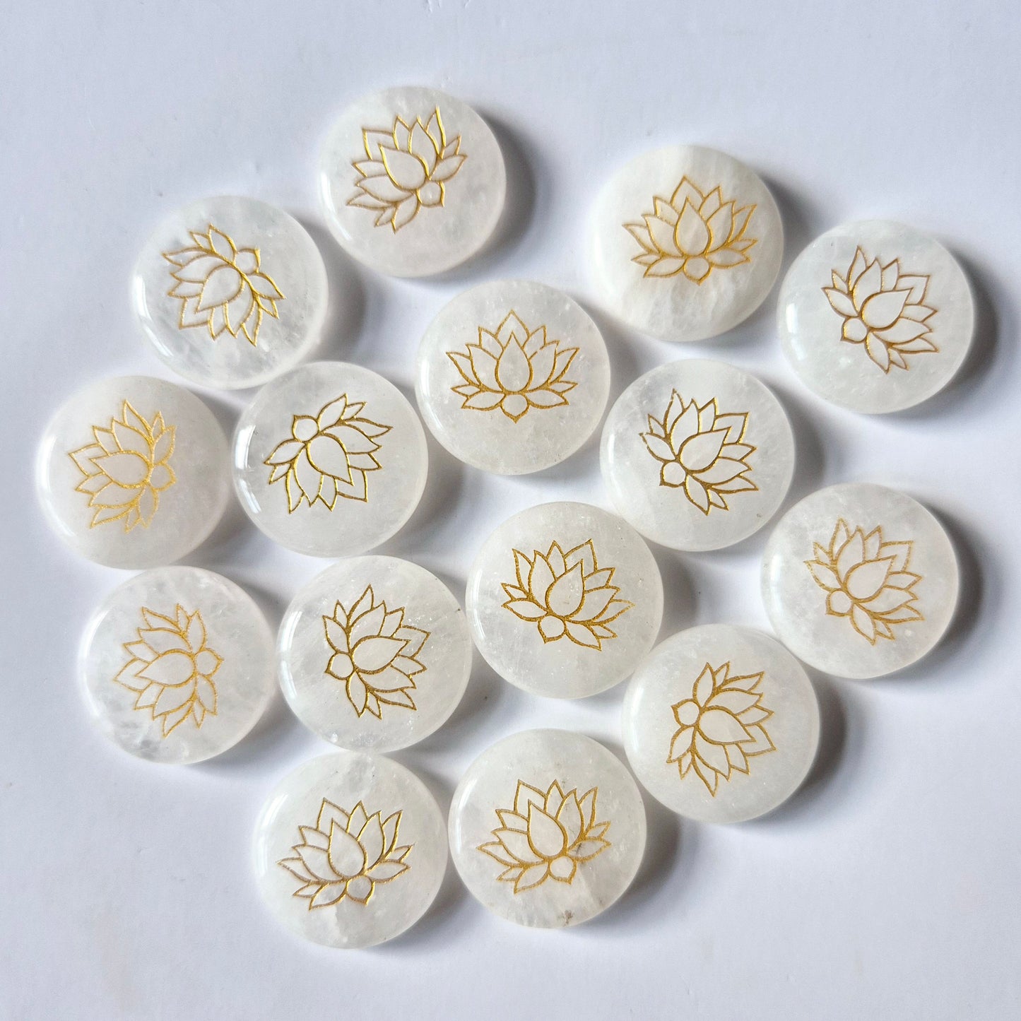 Gemstone Celestite Palmstone (6-8 cm) – Angelic Peace & Spiritual Connection Handstone worrystone worrystone