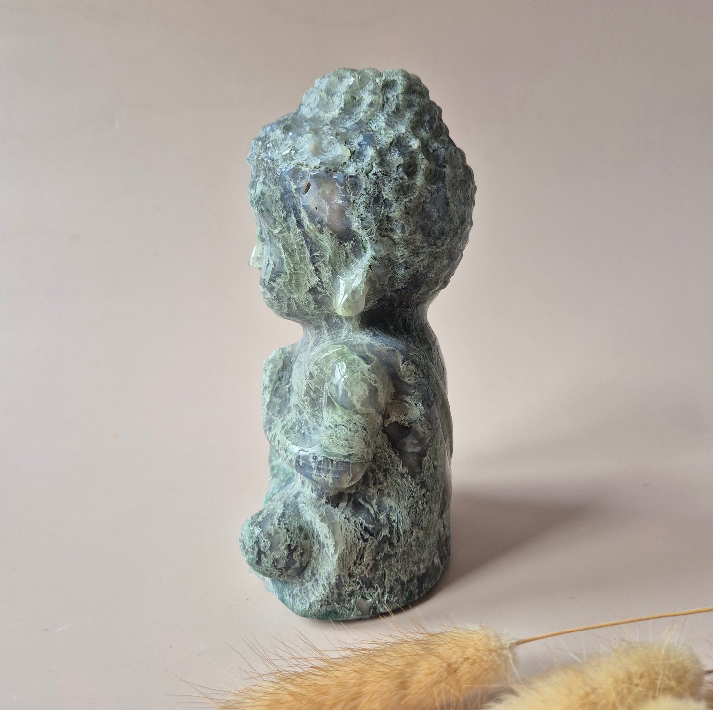 XL Druzy Mosagaat Buddha 15cm hoge geslepen Edelsteen Statement Piece 900g