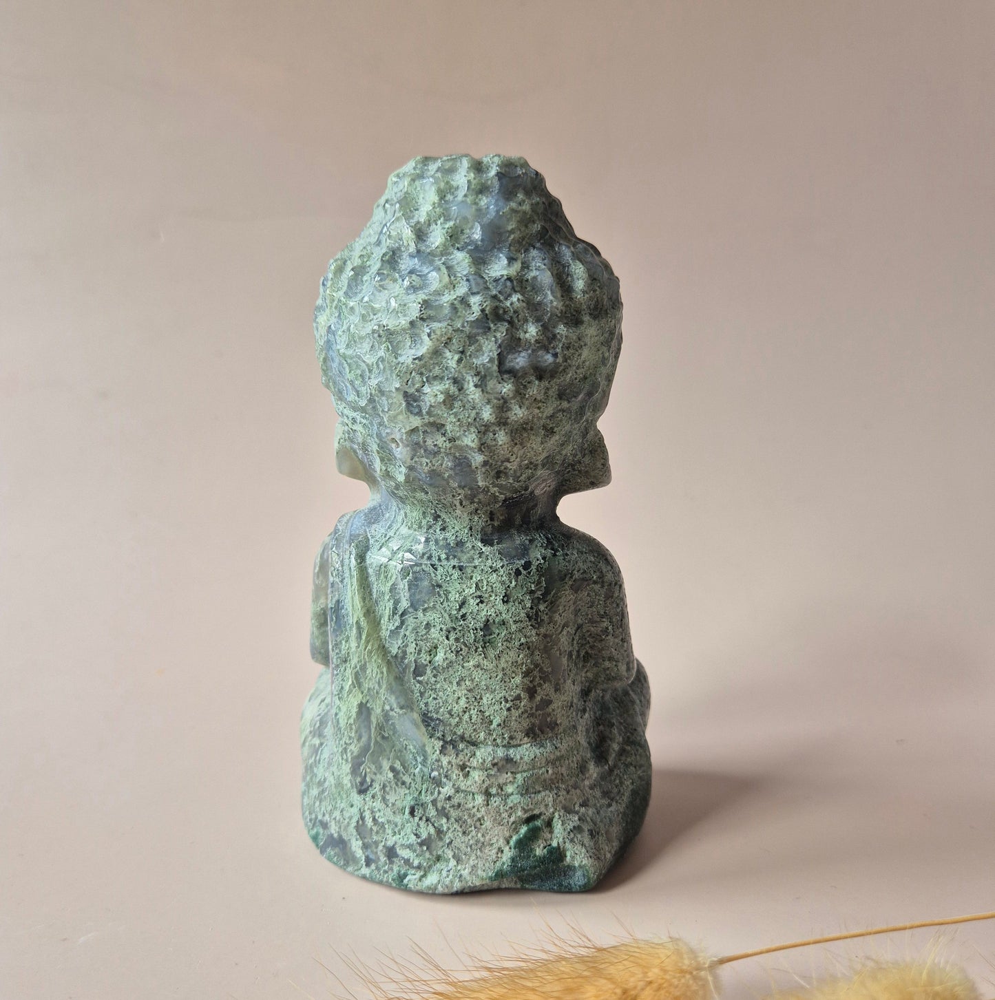 XL Druzy Mosagaat Buddha 15cm hoge geslepen Edelsteen Statement Piece 900g