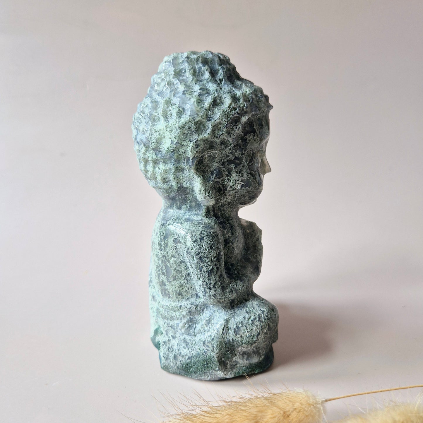 XL Druzy Mosagaat Buddha 15cm hoge geslepen Edelsteen Statement Piece 900g