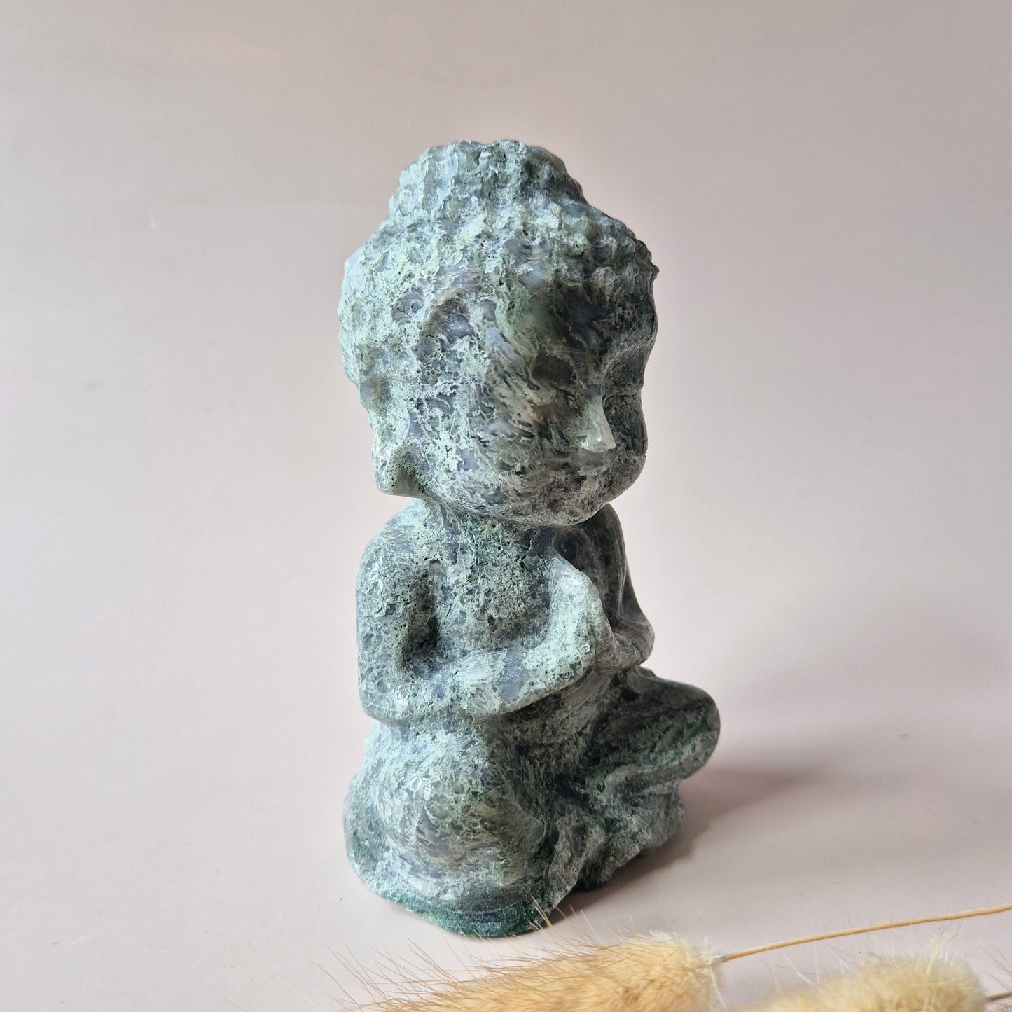 XL Druzy Mosagaat Buddha 15cm hoge geslepen Edelsteen Statement Piece 900g