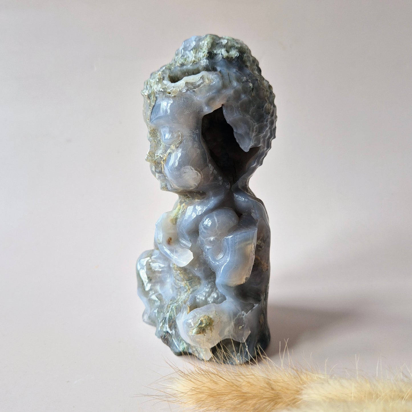 XL Druzy Mosagaat Buddha 15cm hoge geslepen Edelsteen Statement Piece 850g