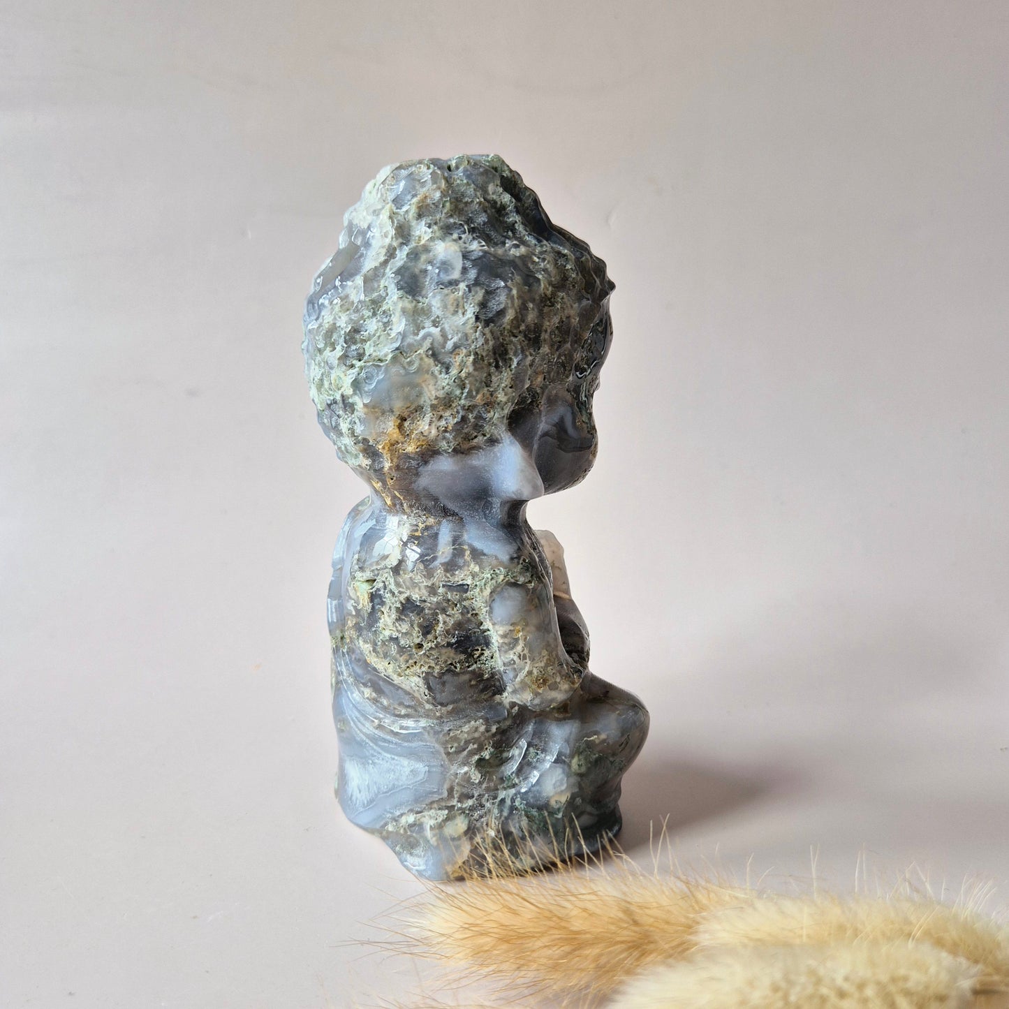 XL Druzy Mosagaat Buddha 15cm hoge geslepen Edelsteen Statement Piece 850g